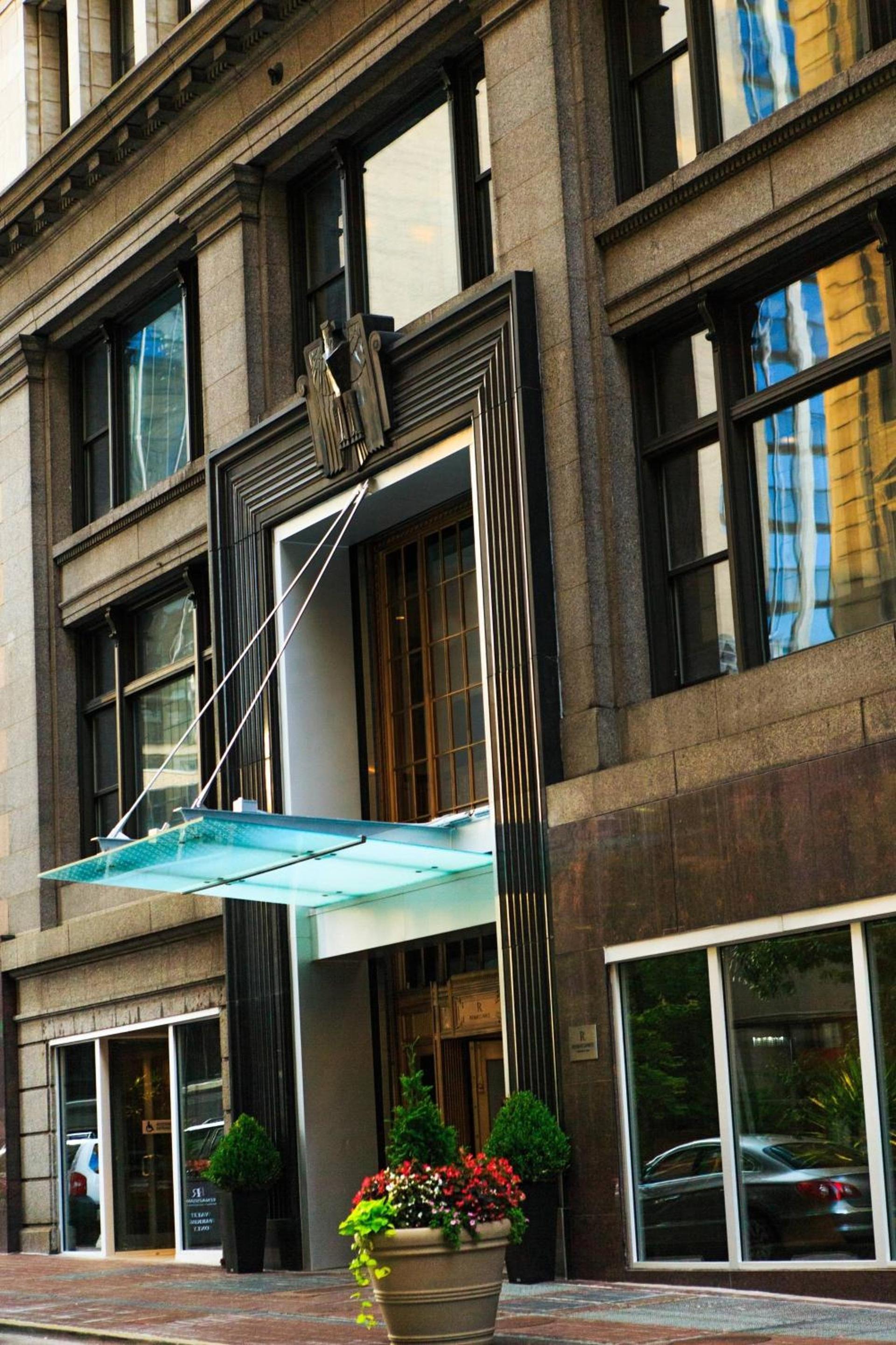 Renaissance Cincinnati Downtown Hotel photo 2