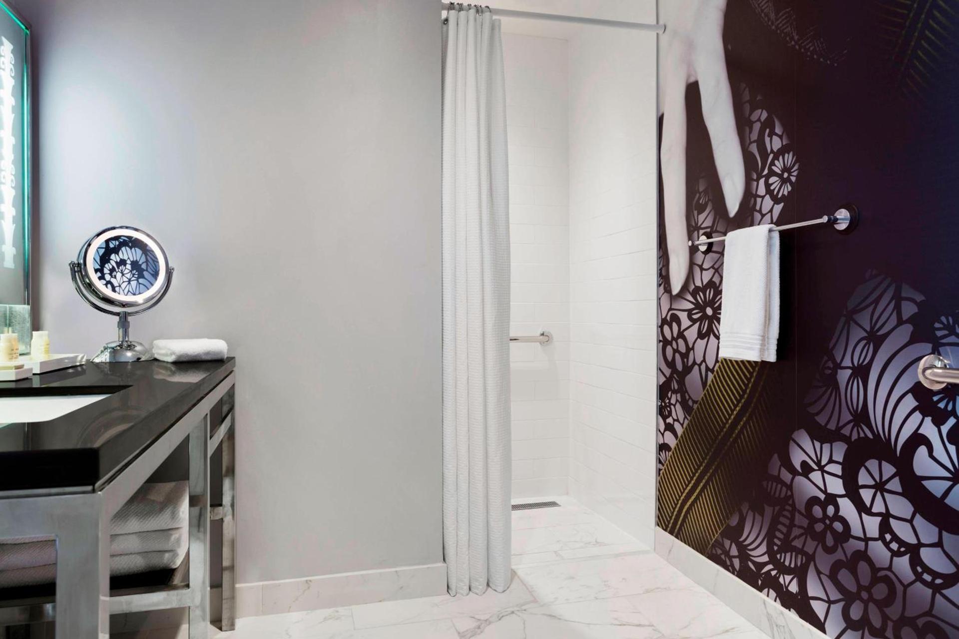 Renaissance Cincinnati Downtown Hotel photo 15