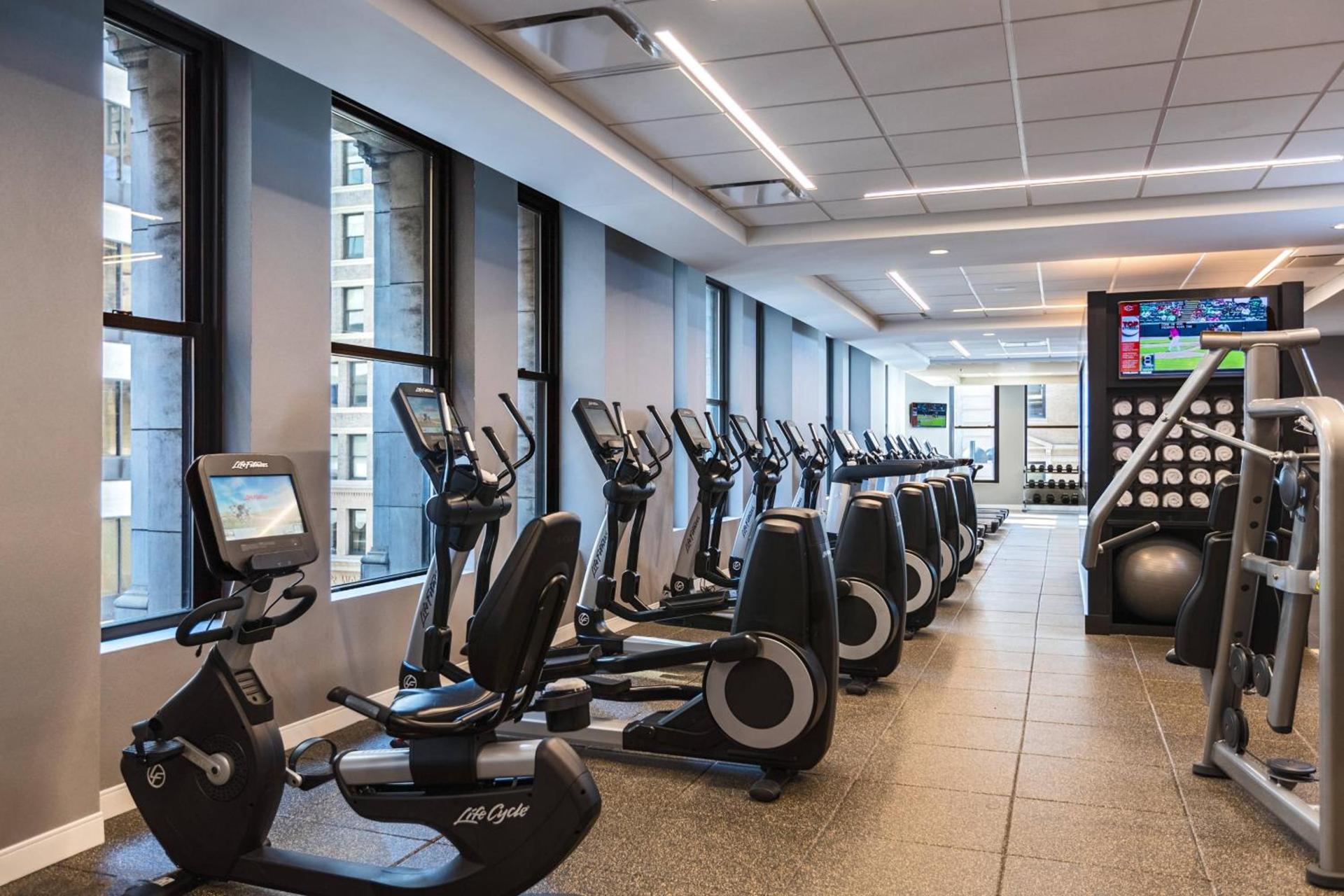 Renaissance Cincinnati Downtown Hotel photo 35