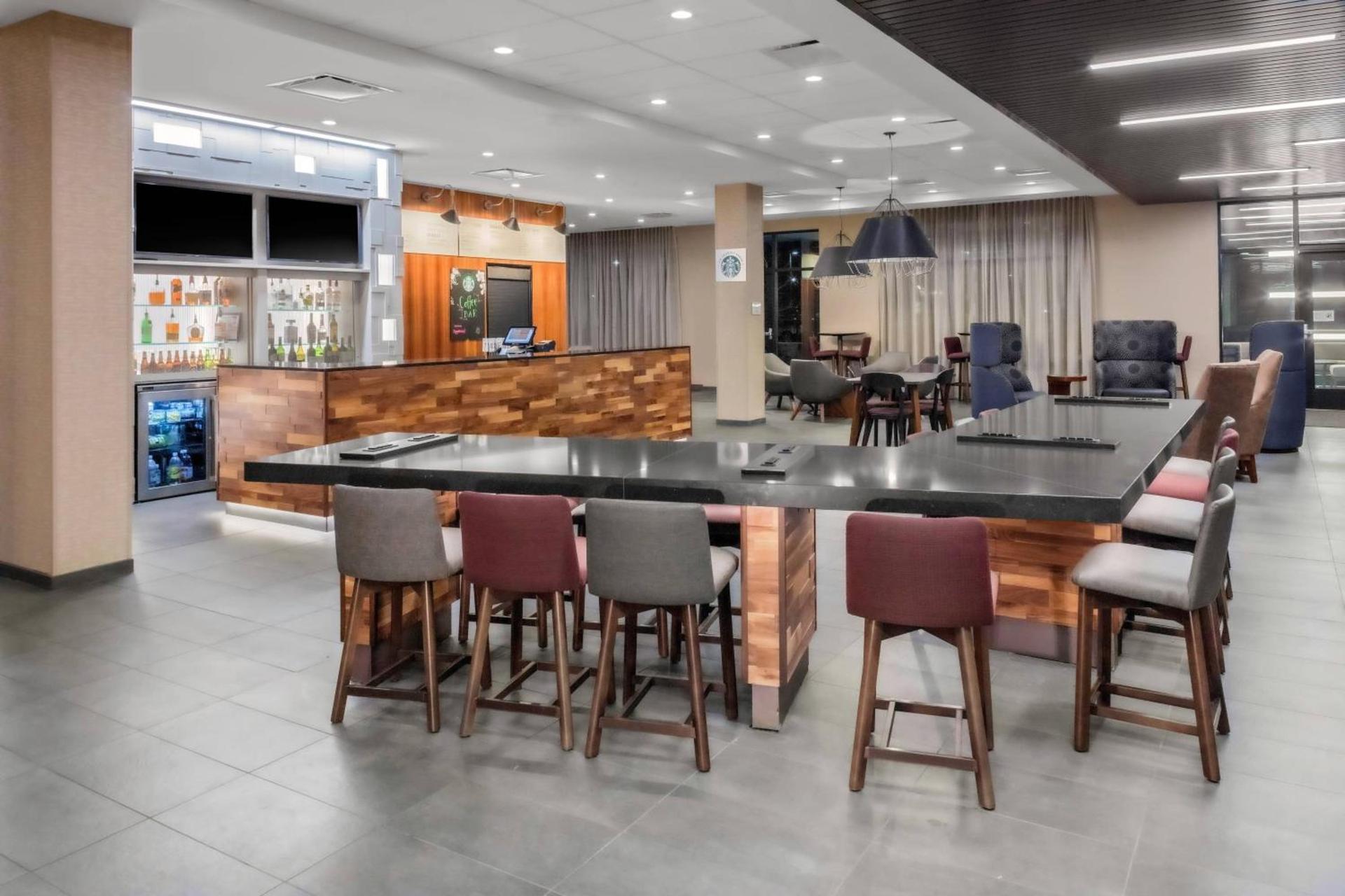 Courtyard by Marriott East Lansing Okemos photo 14
