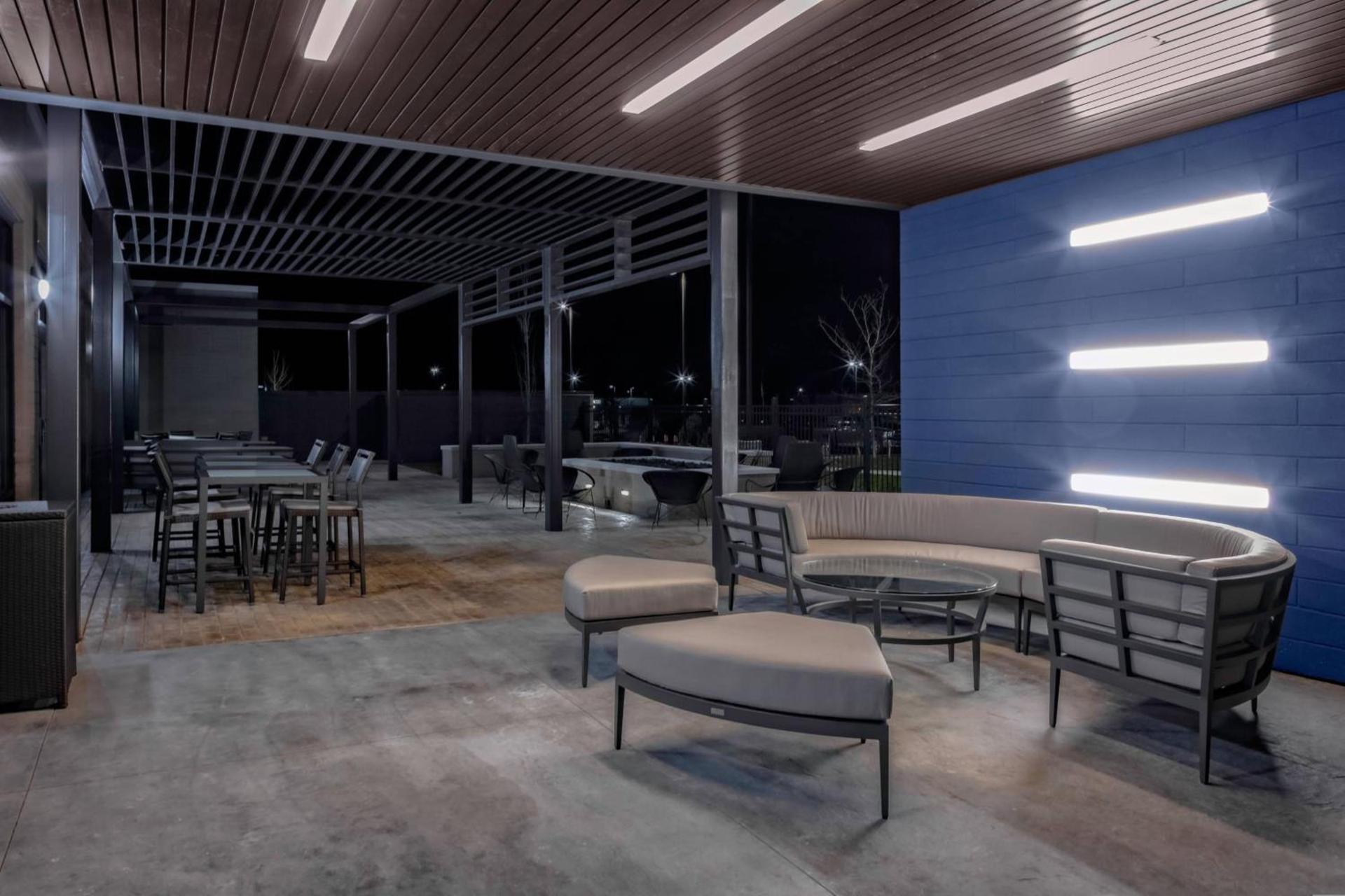 Courtyard by Marriott East Lansing Okemos photo 15