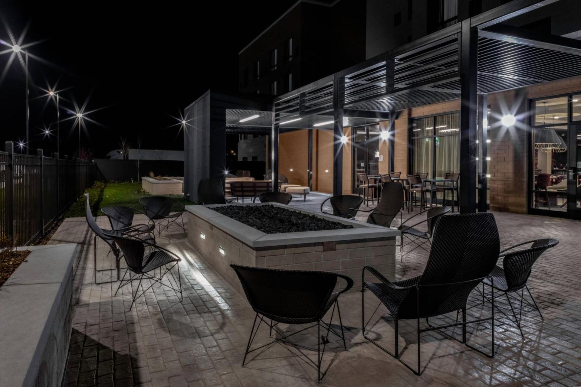 Courtyard by Marriott East Lansing Okemos photo 16