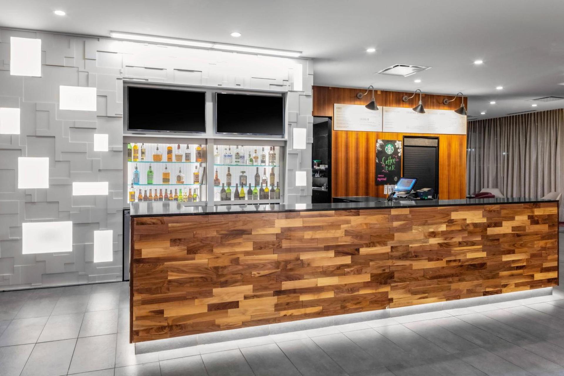 Courtyard by Marriott East Lansing Okemos photo 17