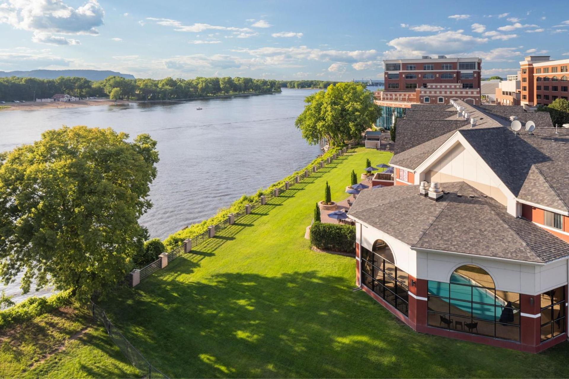 Courtyard La Crosse Downtown/Mississippi Riverfront photo 8