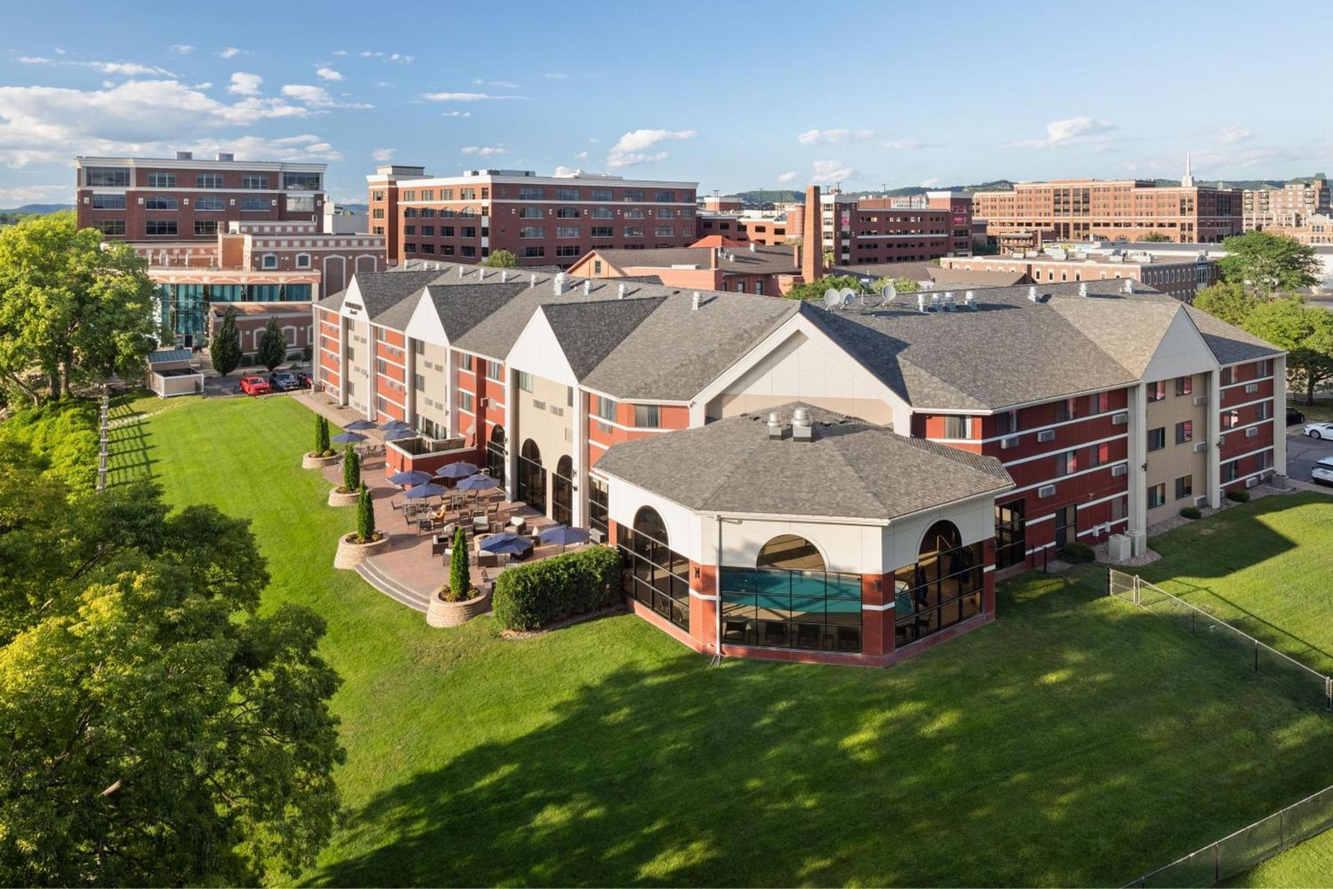 Courtyard La Crosse Downtown/Mississippi Riverfront photo 4