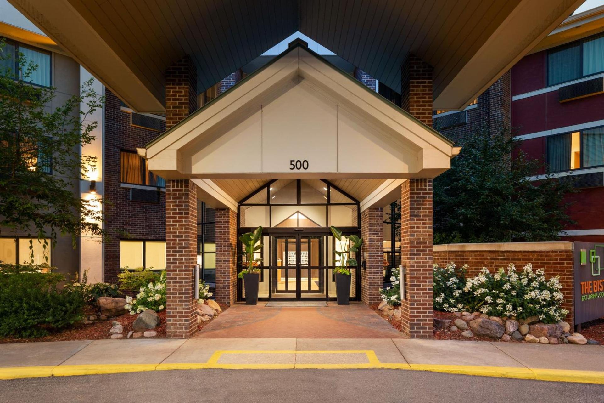 Courtyard La Crosse Downtown/Mississippi Riverfront photo 6