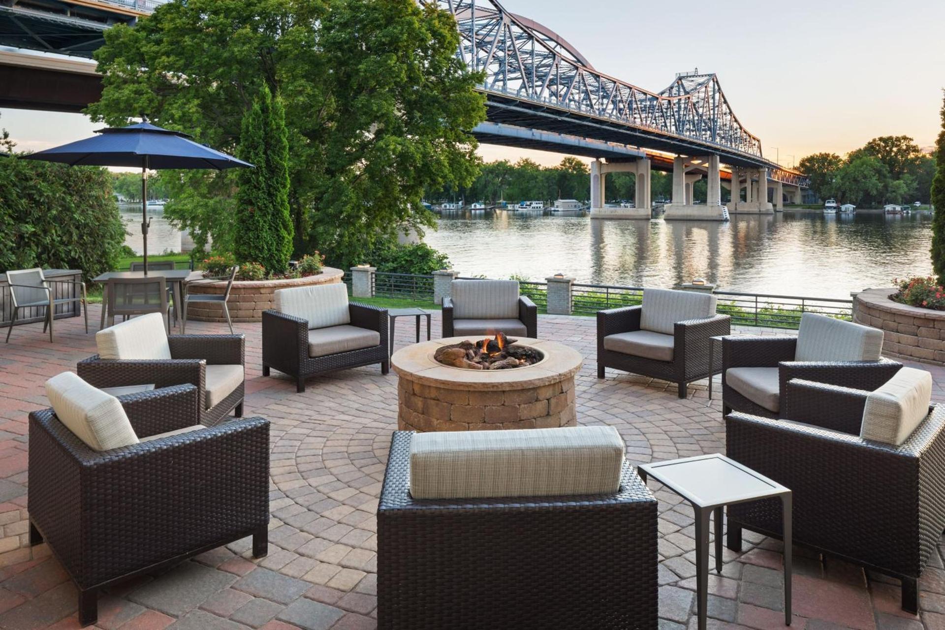 Courtyard La Crosse Downtown/Mississippi Riverfront photo 55