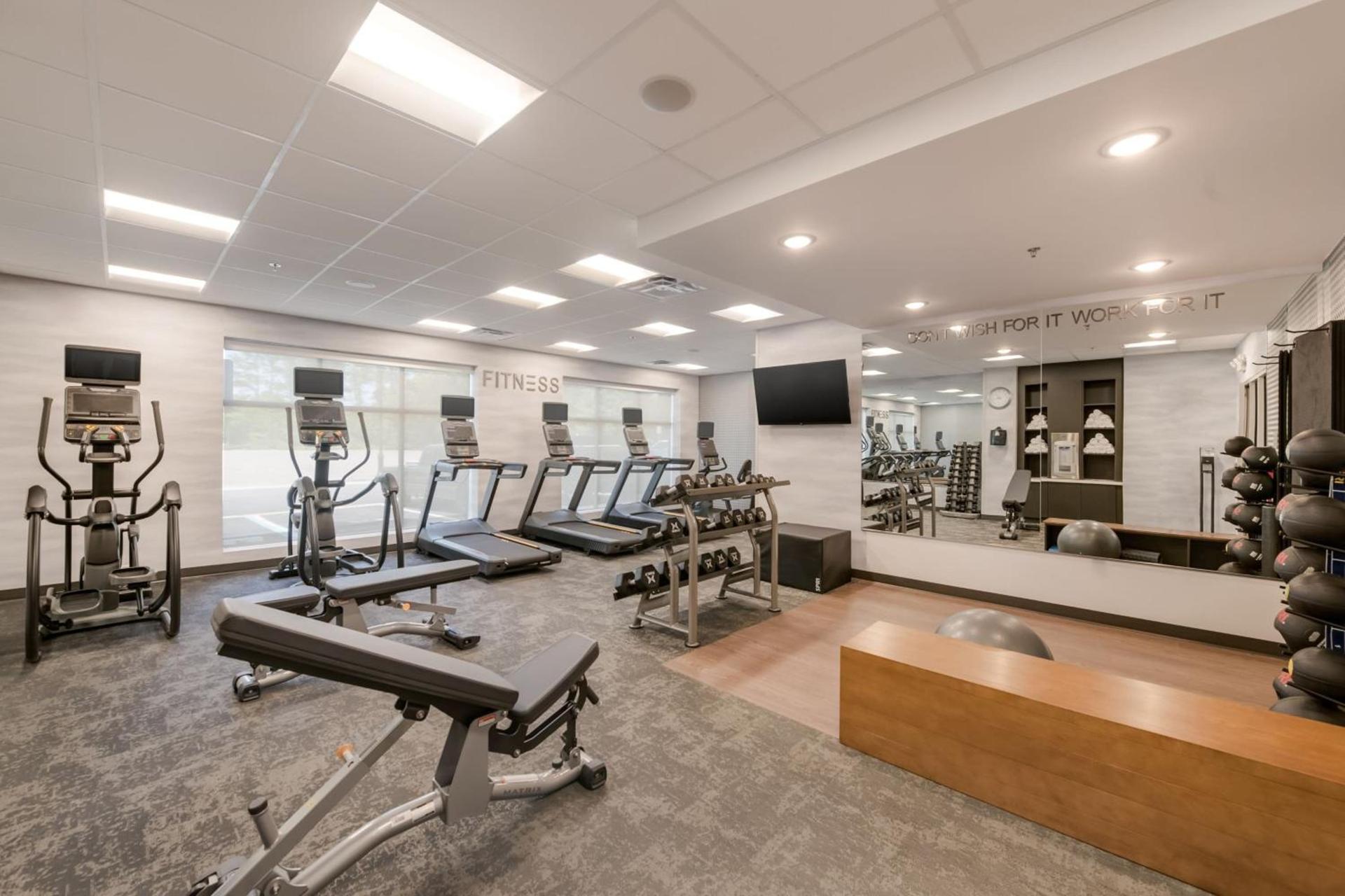 Fairfield by Marriott Inn & Suites Virginia Beach Town Center photo 21