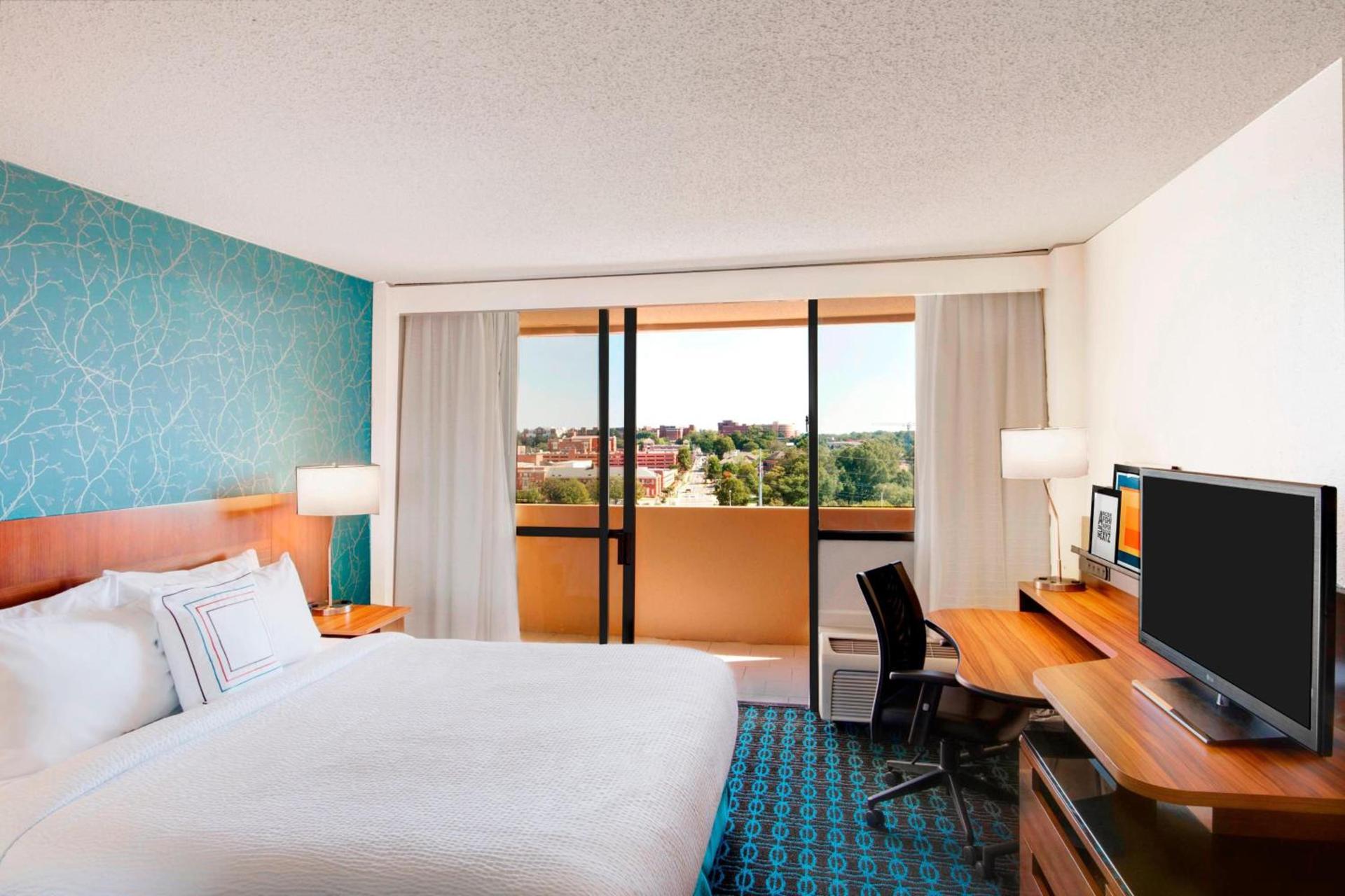 Fairfield Inn & Suites by Marriott Charlotte Uptown photo 9