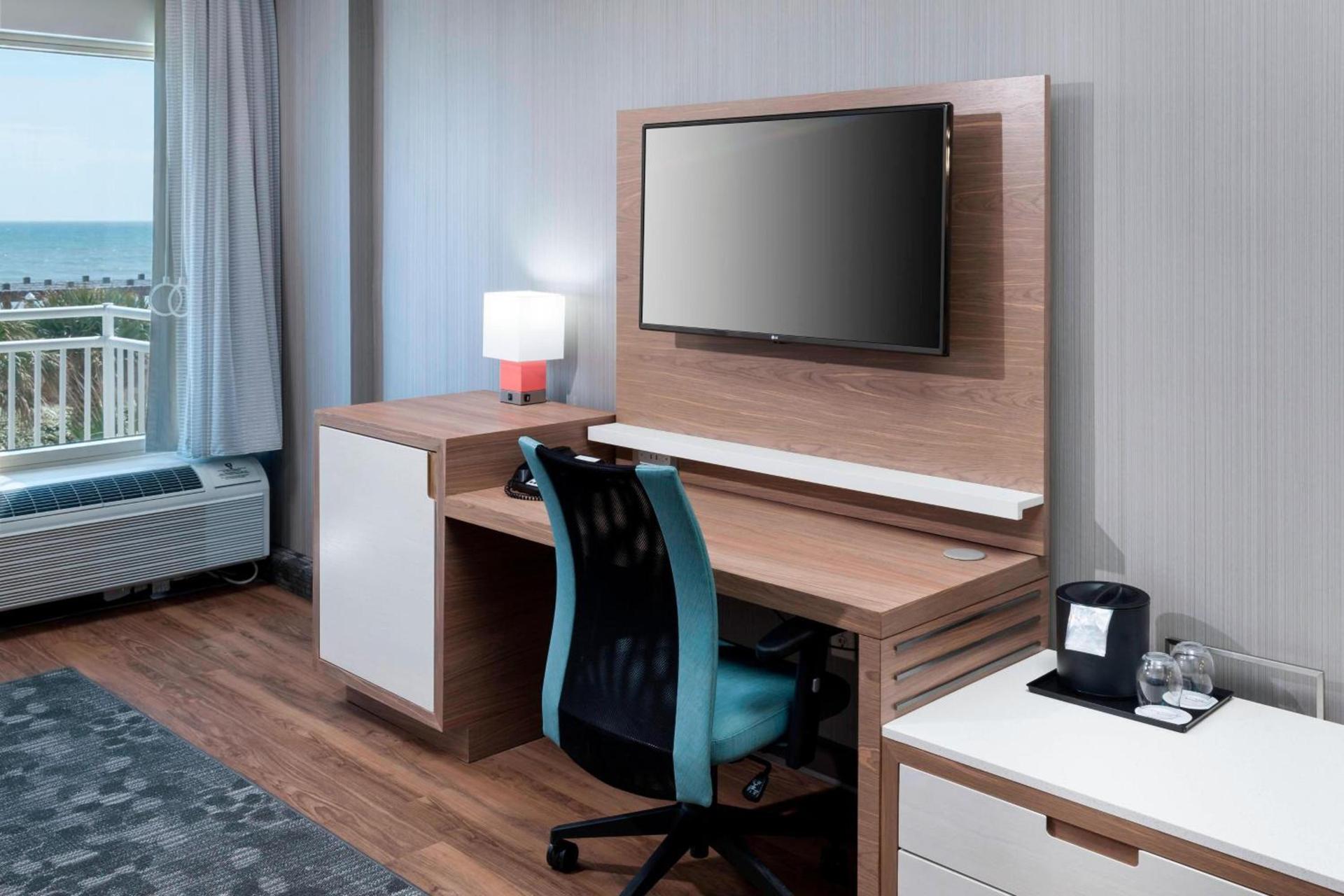 Courtyard by Marriott Carolina Beach Oceanfront photo 13