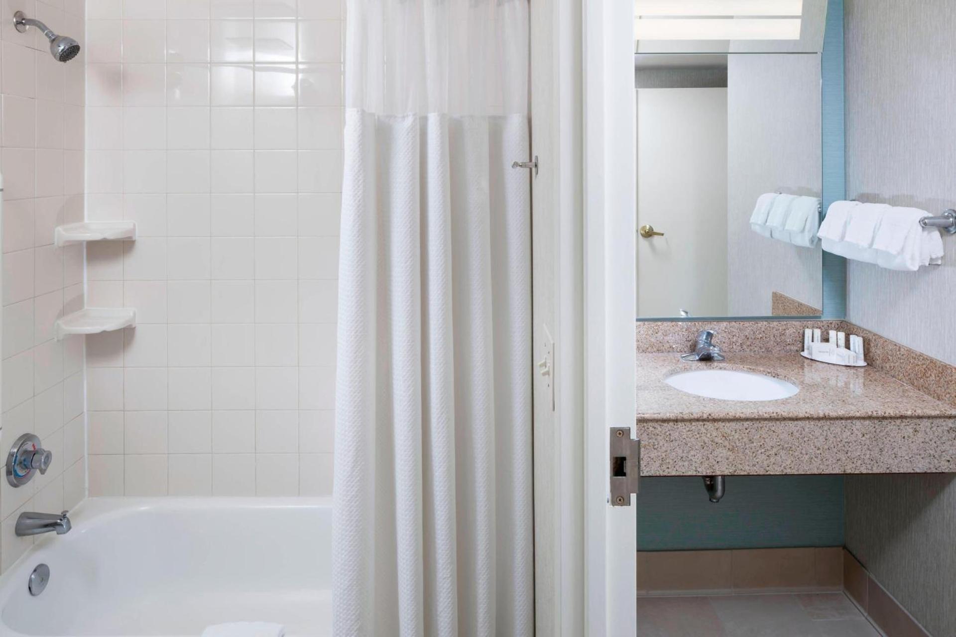 Courtyard by Marriott Carolina Beach Oceanfront photo 20