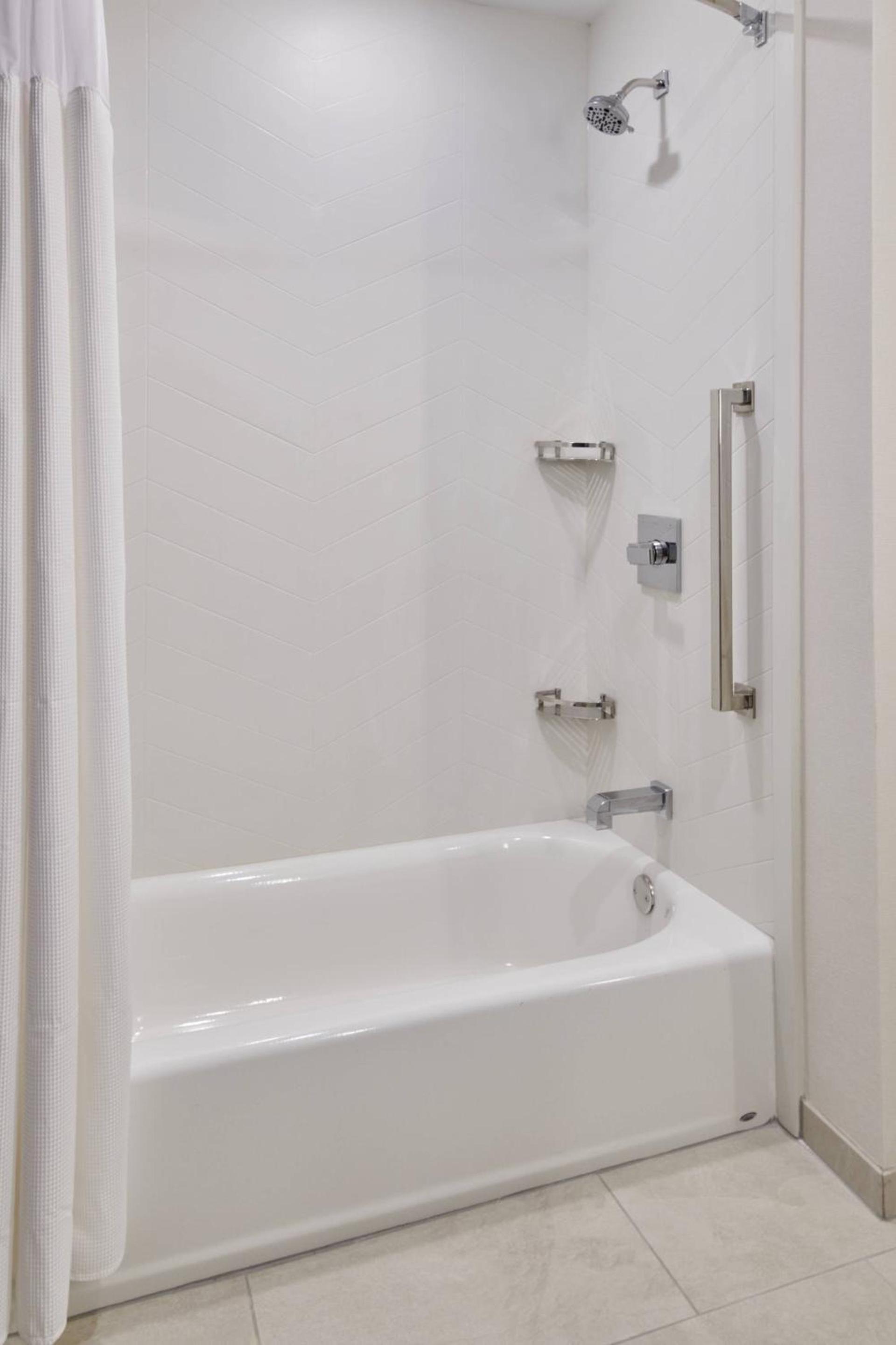 Fairfield Inn & Suites by Marriott Louisville Jeffersonville photo 12