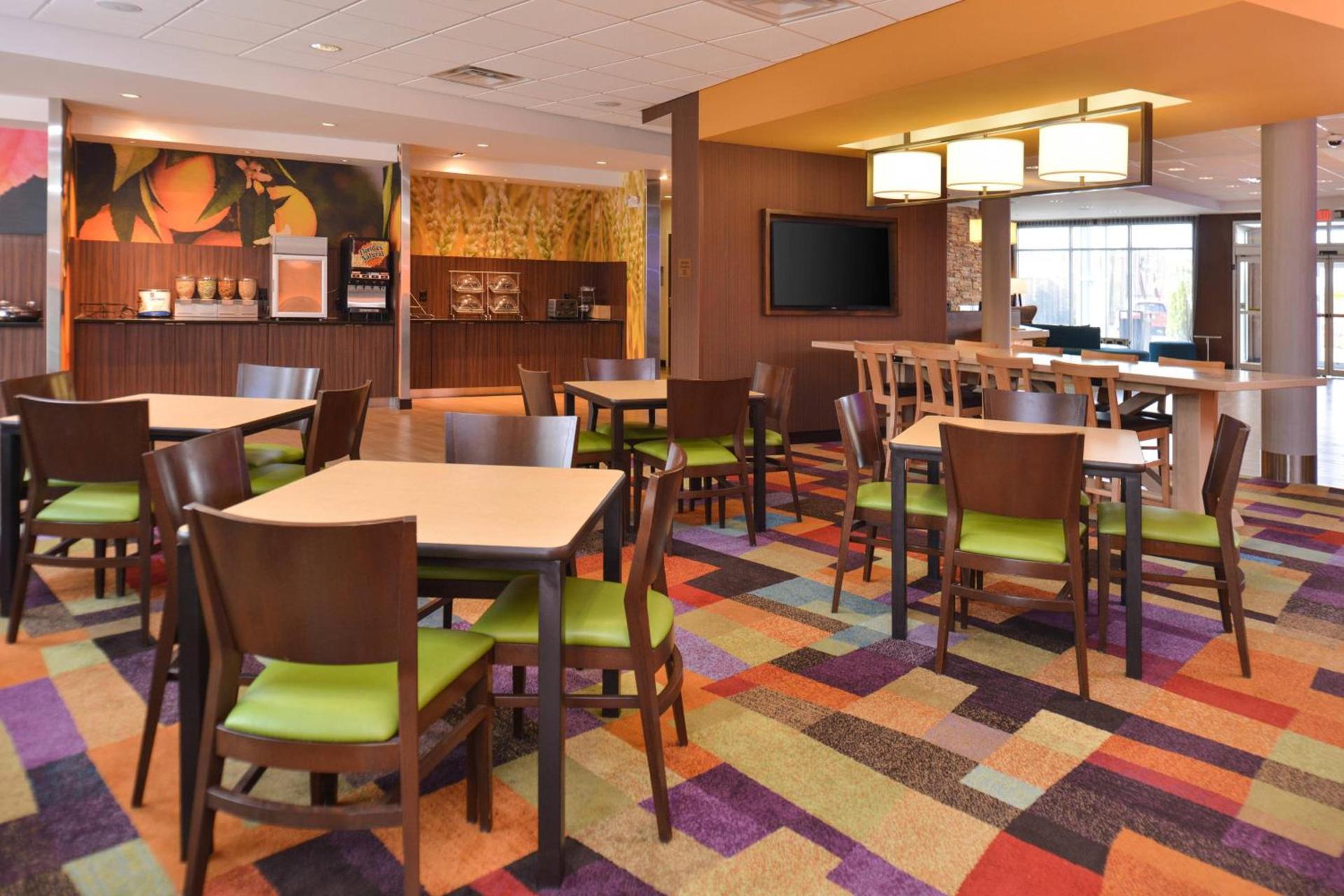 Fairfield Inn and Suites by Marriott Calhoun photo 11