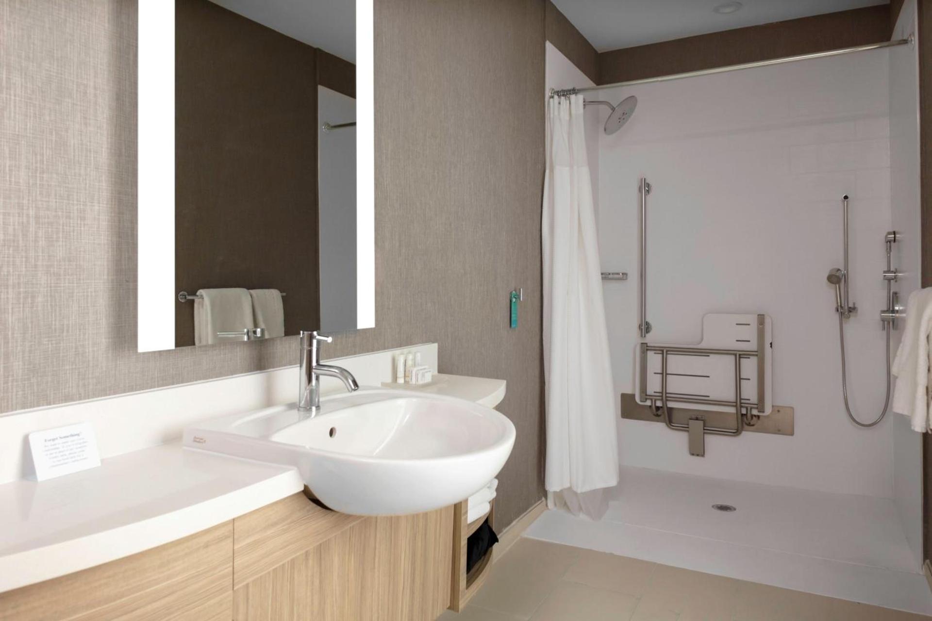 SpringHill Suites Kansas City Airport photo 15
