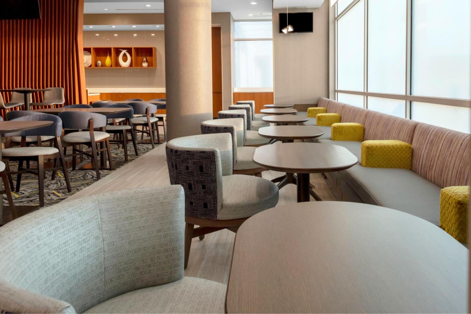 SpringHill Suites Kansas City Airport photo 5