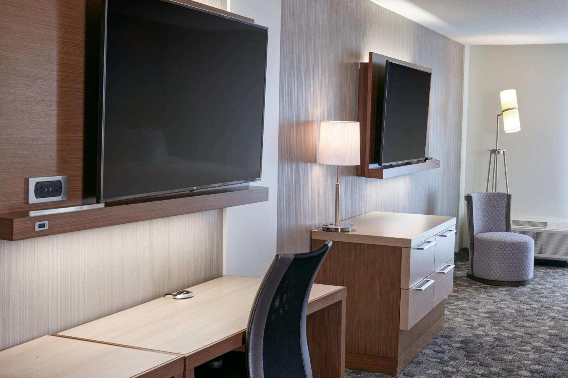 Courtyard by Marriott Jackson photo 14