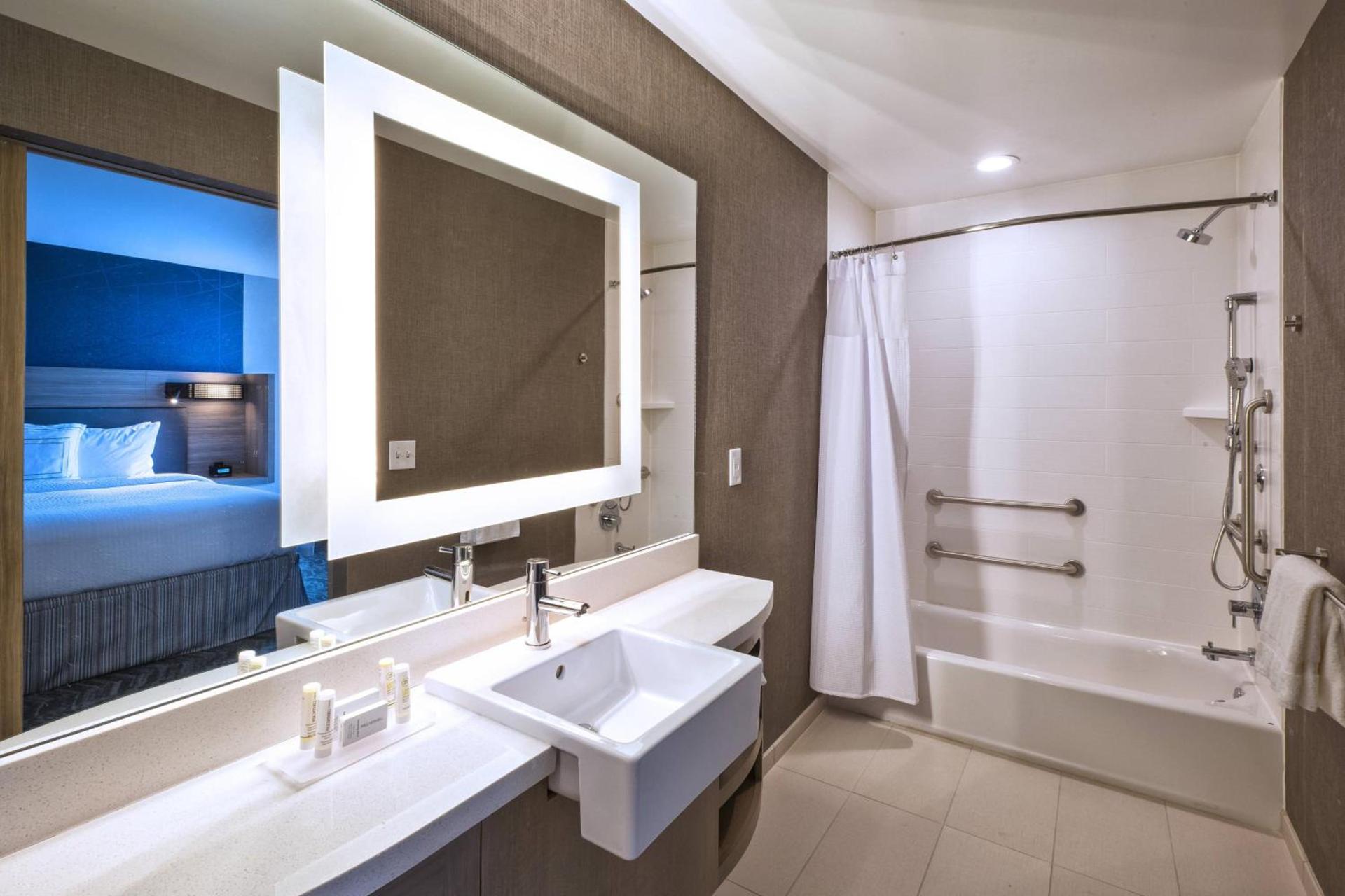 SpringHill Suites by Marriott St. Joseph Benton Harbor photo 9
