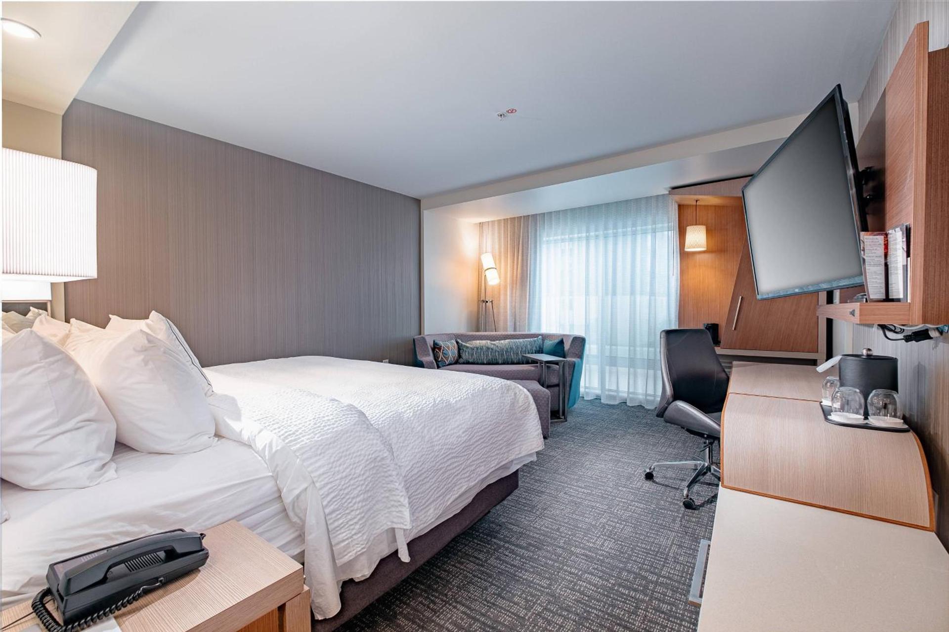 Courtyard by Marriott Toledo West photo 8