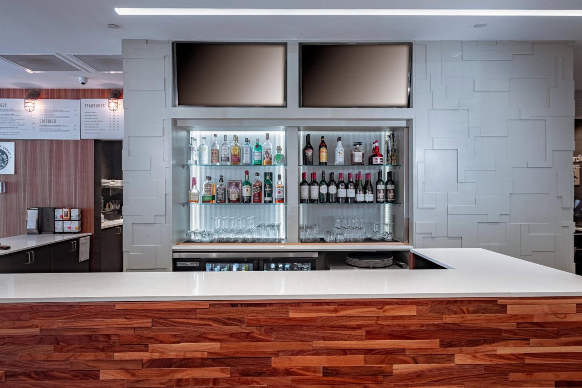 Courtyard by Marriott Toledo West photo 28
