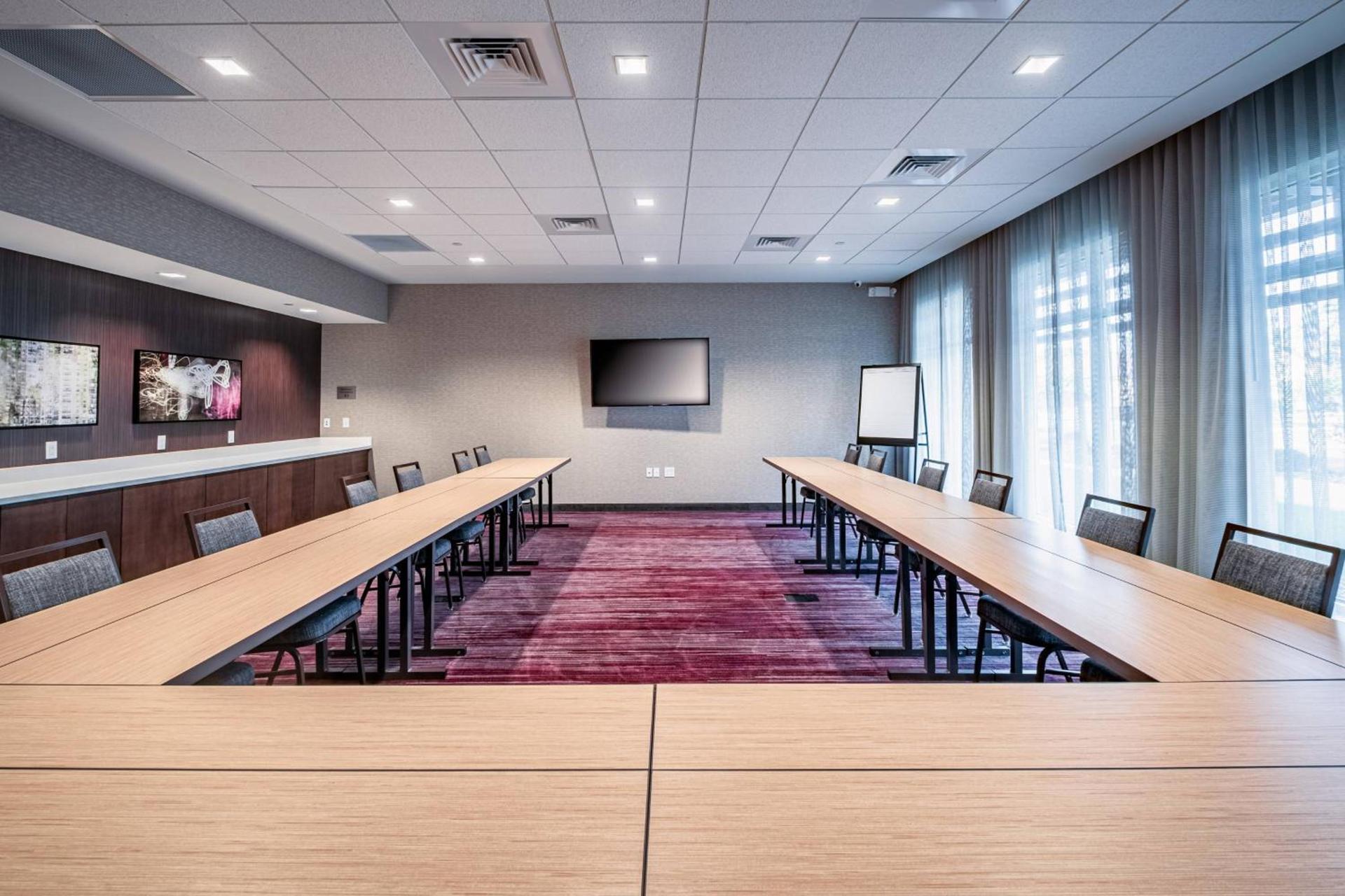 Courtyard by Marriott Toledo West photo 35