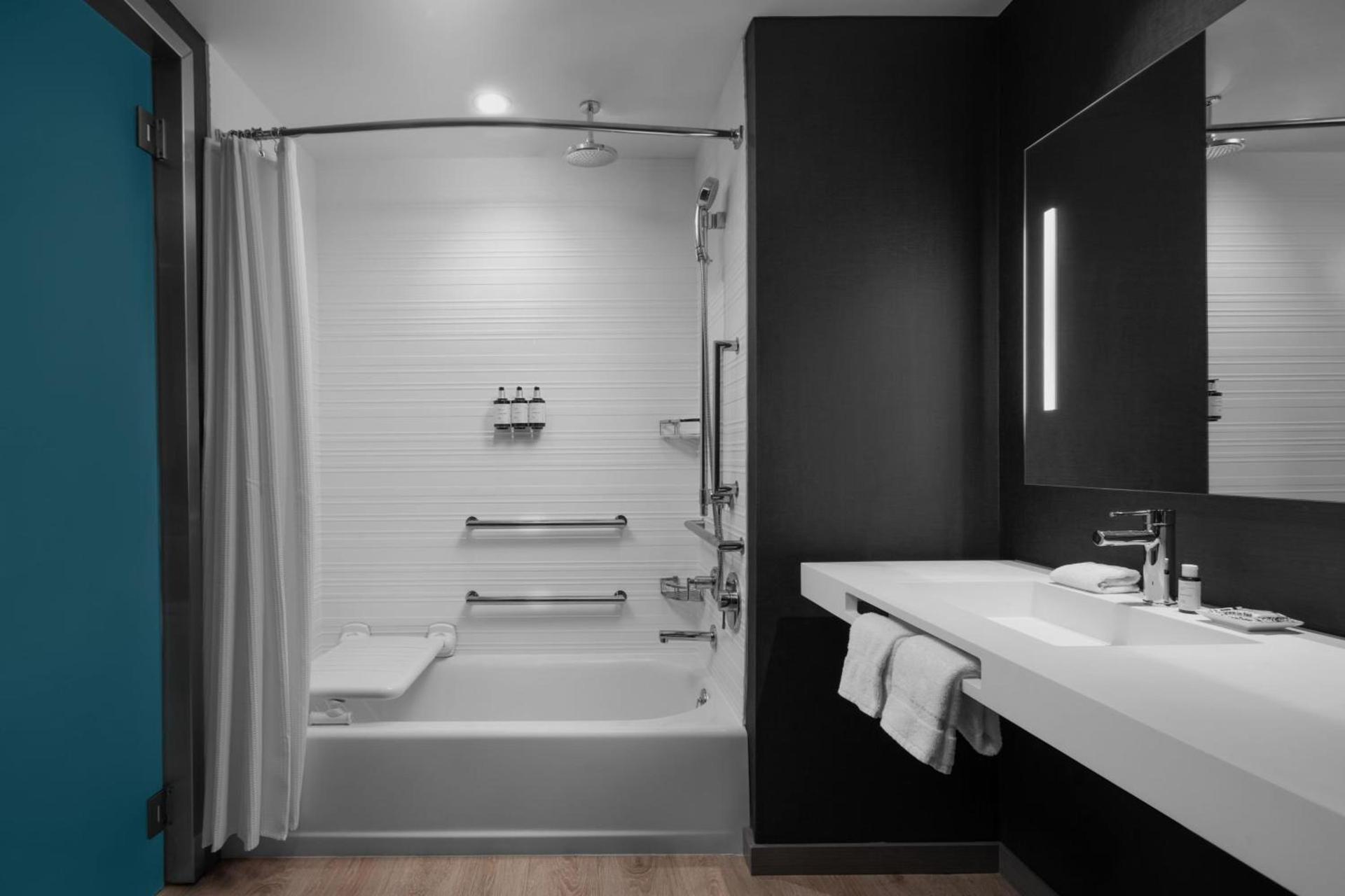 AC Hotel by Marriott Tampa Airport photo 15