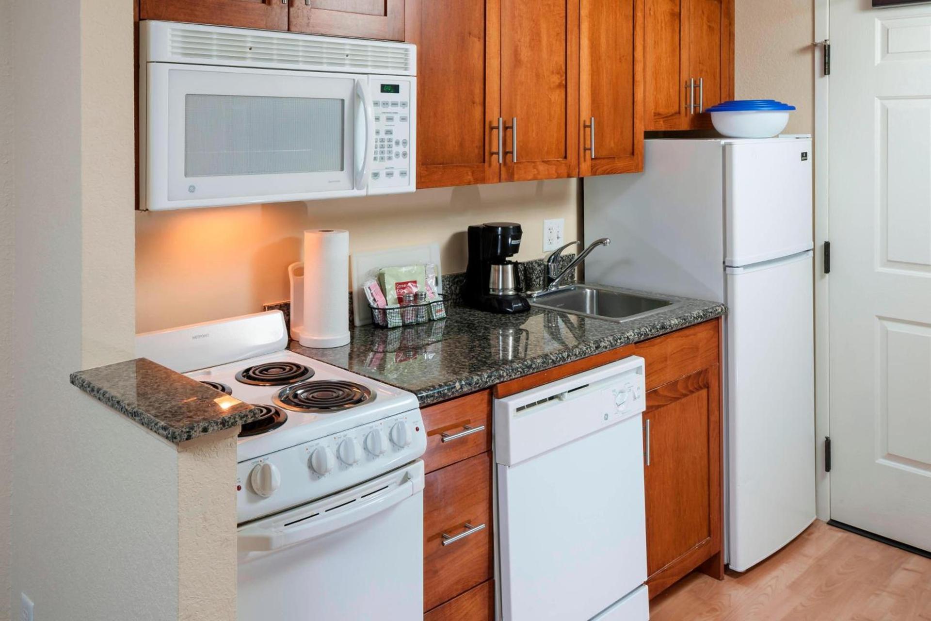 TownePlace Suites by Marriott Suffolk Chesapeake photo 11