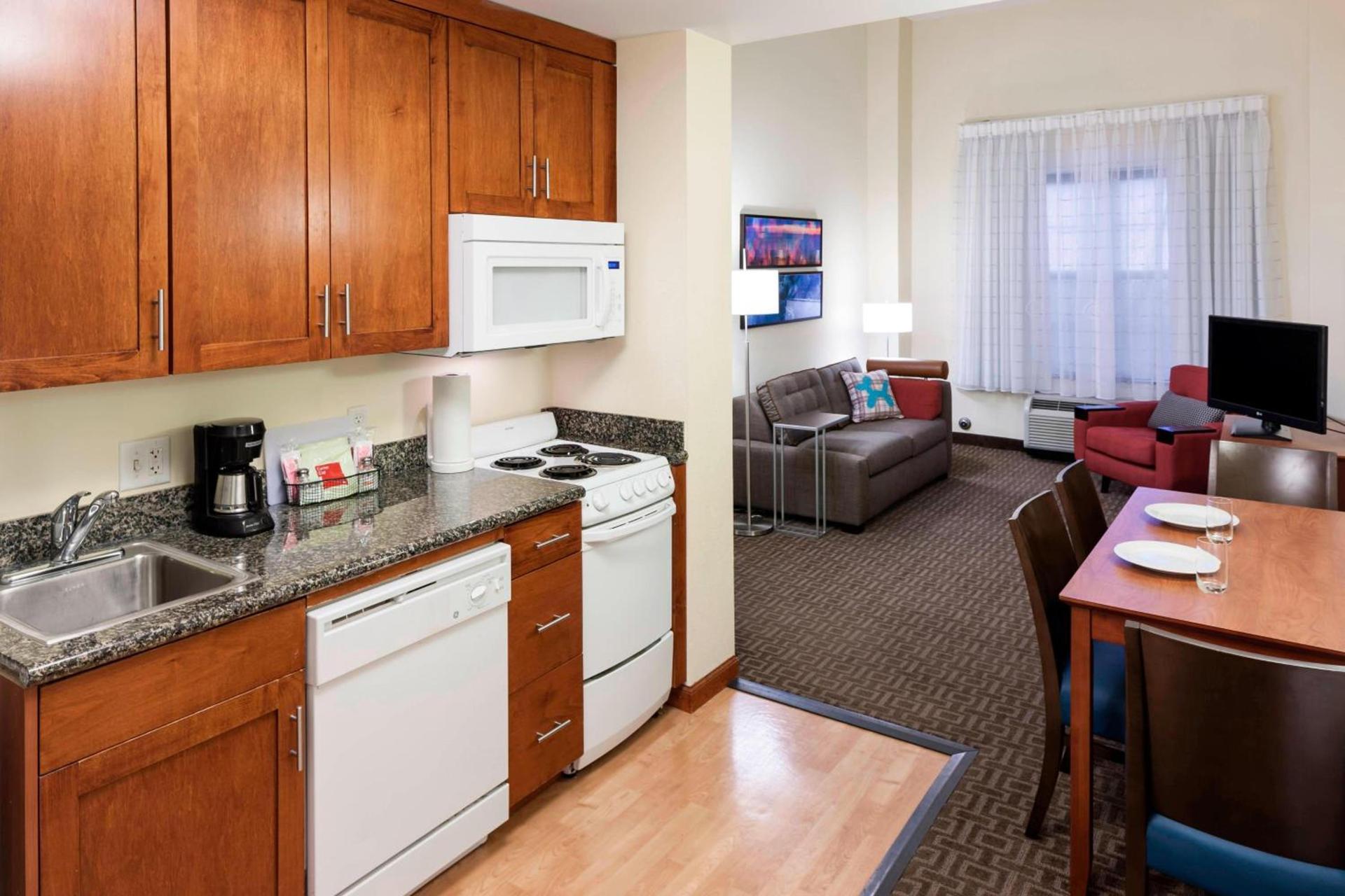 TownePlace Suites by Marriott Suffolk Chesapeake photo 14