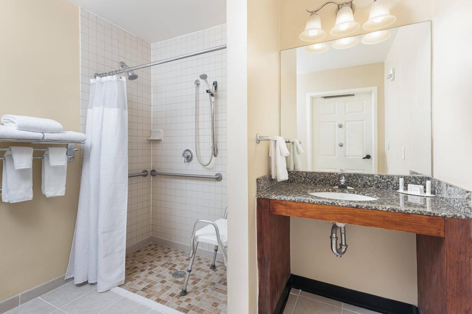 TownePlace Suites by Marriott Suffolk Chesapeake photo 18