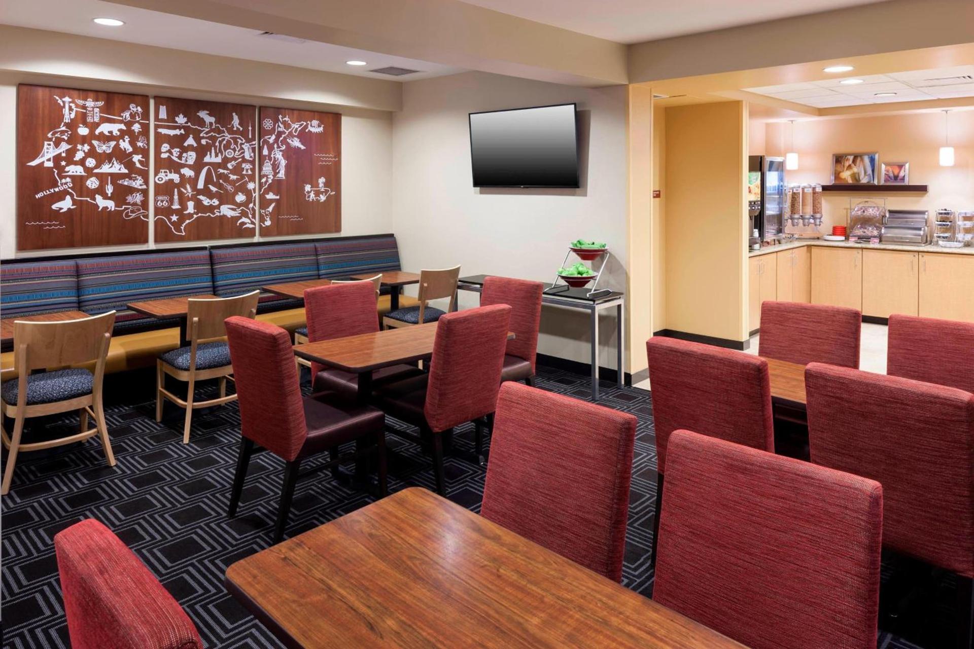 TownePlace Suites by Marriott Suffolk Chesapeake photo 23