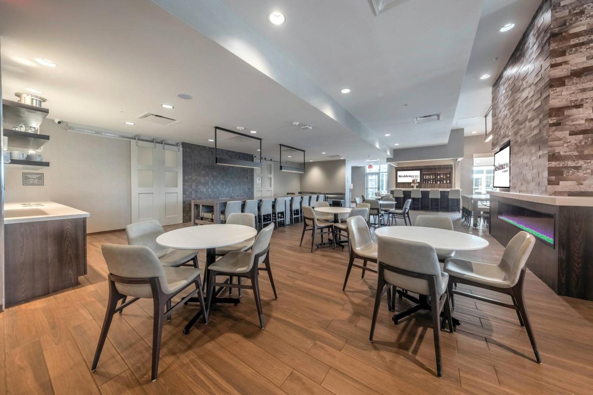 Residence Inn by Marriott Richmond at the Notch photo 9