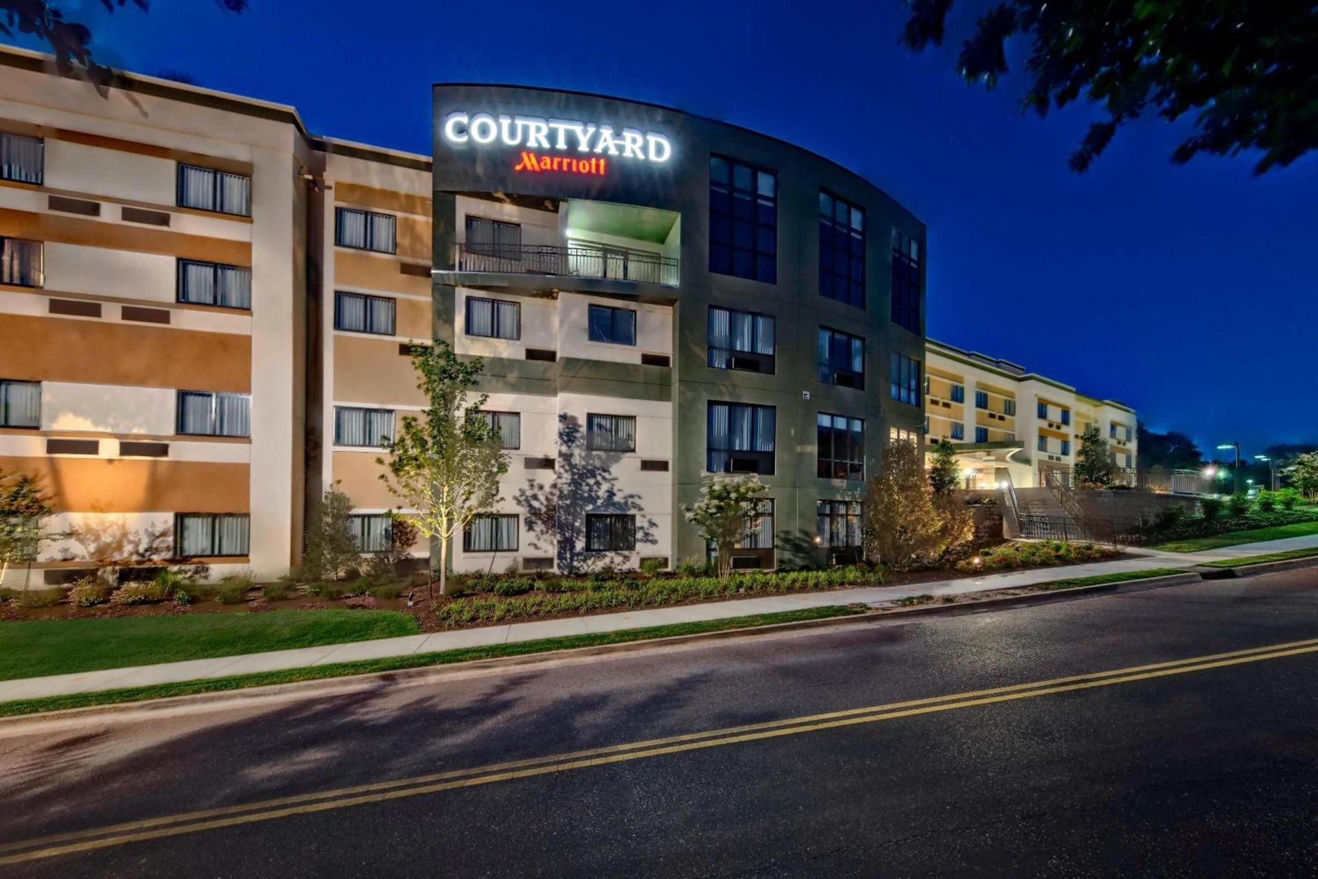 Courtyard by Marriott Oxford photo 2