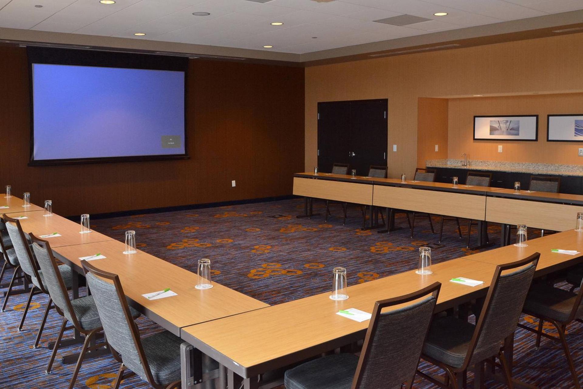 Courtyard by Marriott Youngstown Canfield photo 24