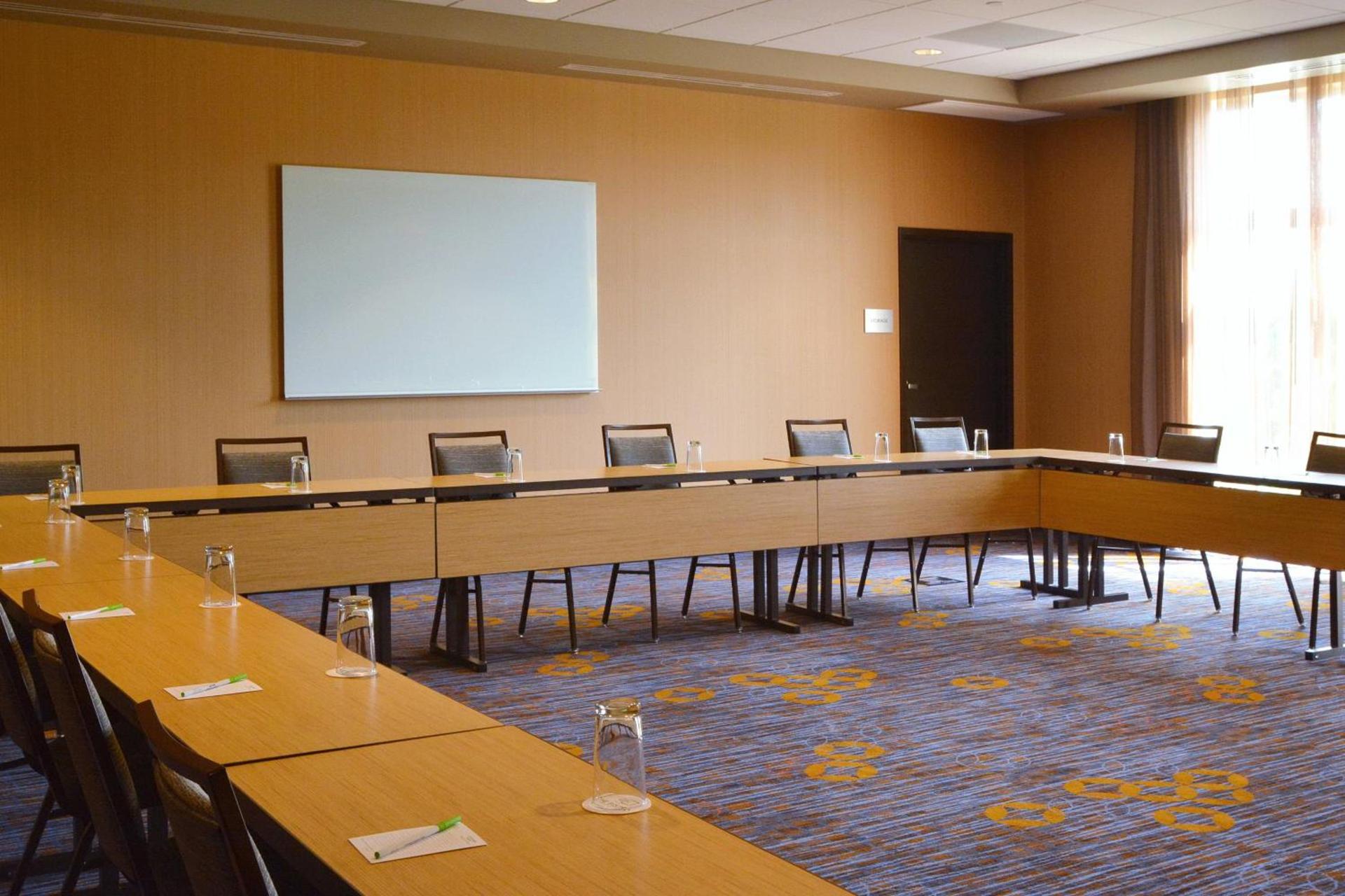 Courtyard by Marriott Youngstown Canfield photo 25