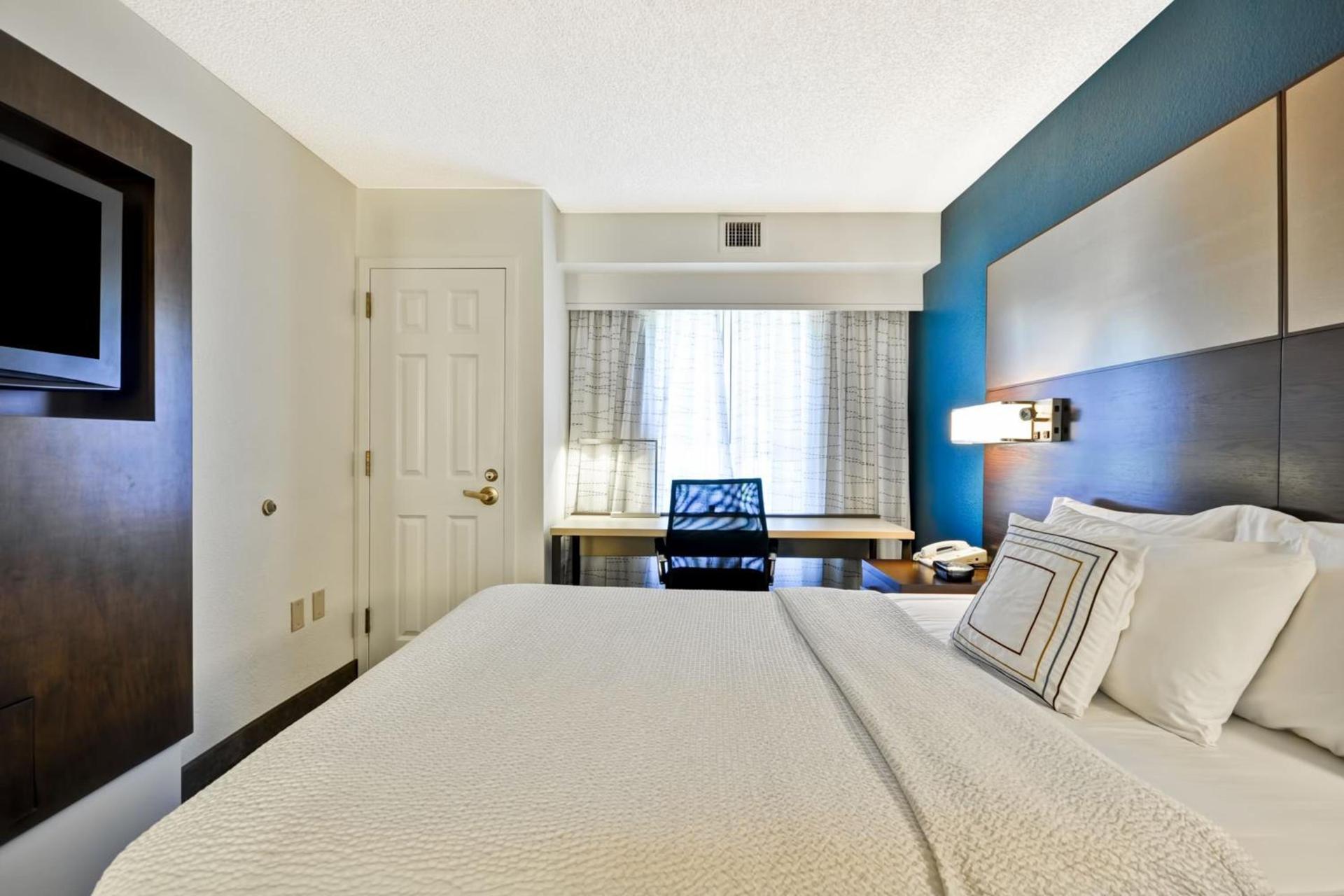 Residence Inn by Marriott Jacksonville Airport photo 3