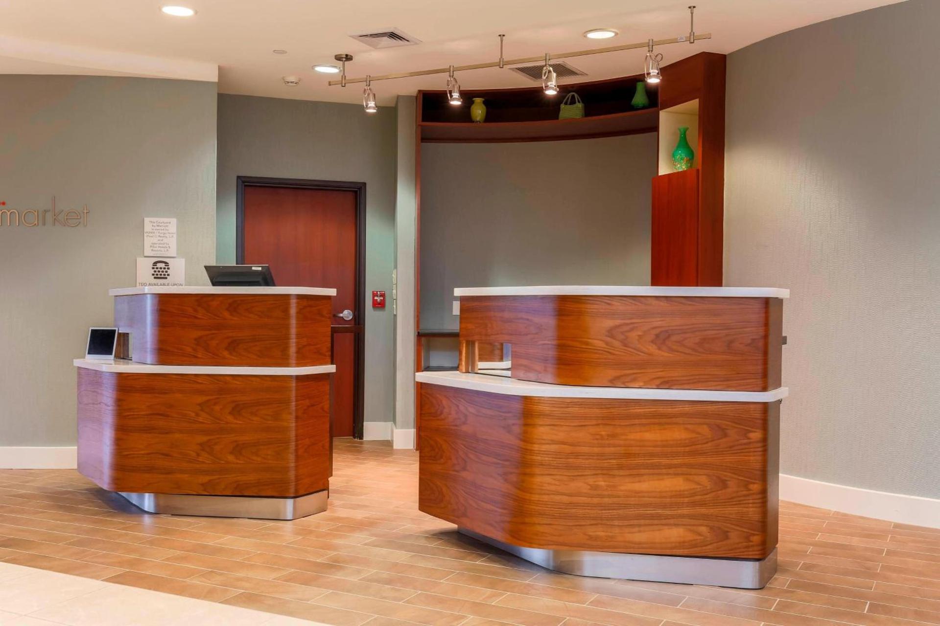 Courtyard by Marriott Potomac Mills Woodbridge photo 3