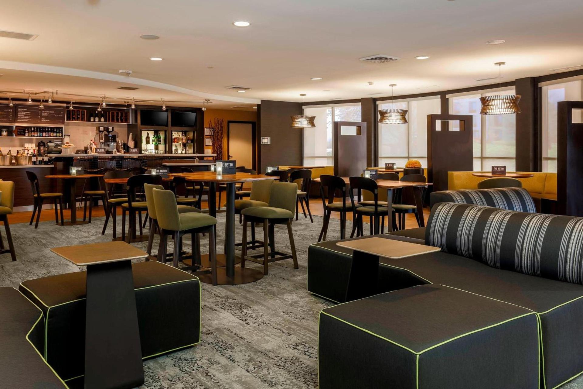 Courtyard by Marriott Potomac Mills Woodbridge photo 4