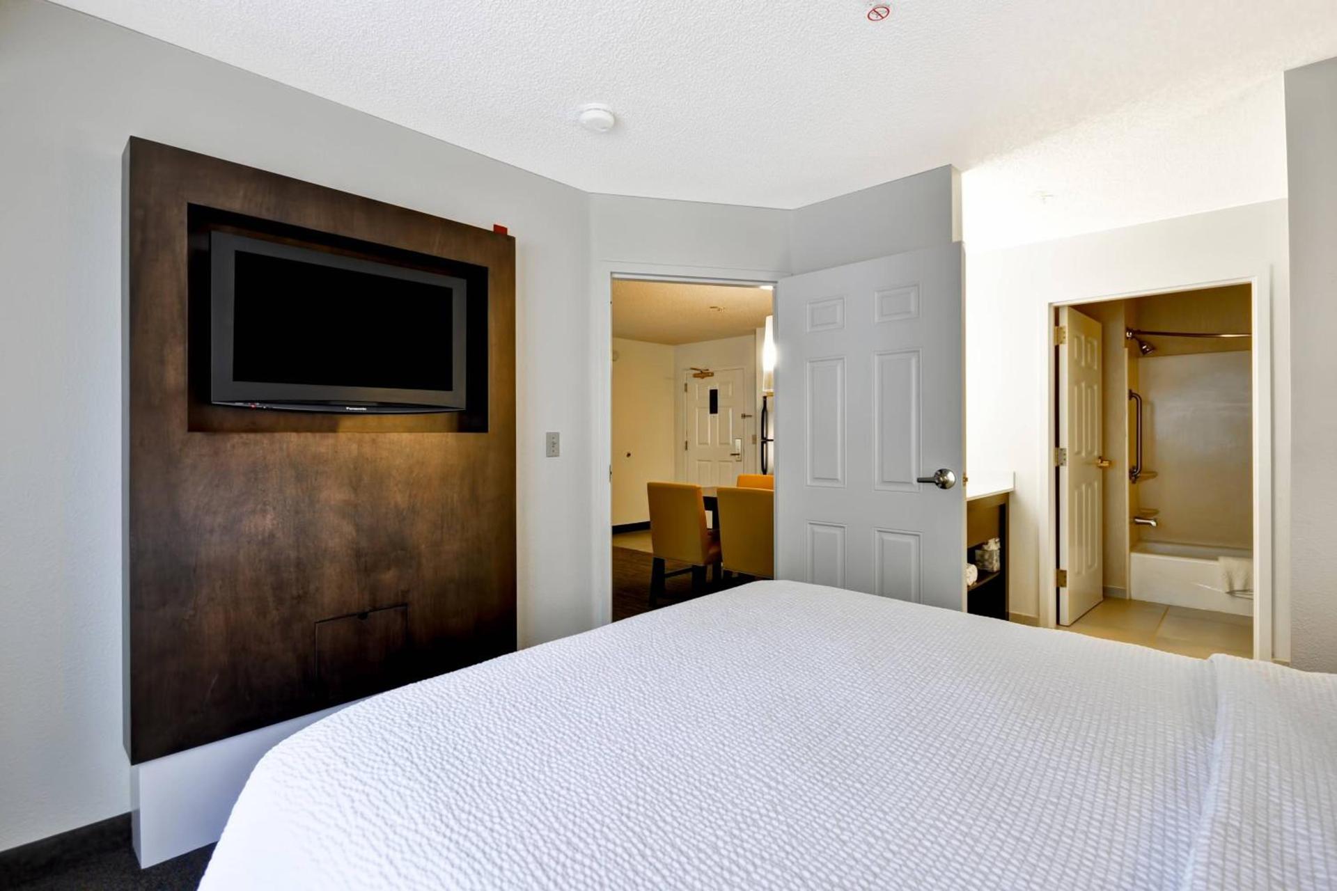 Residence Inn by Marriott Jacksonville Airport photo 6