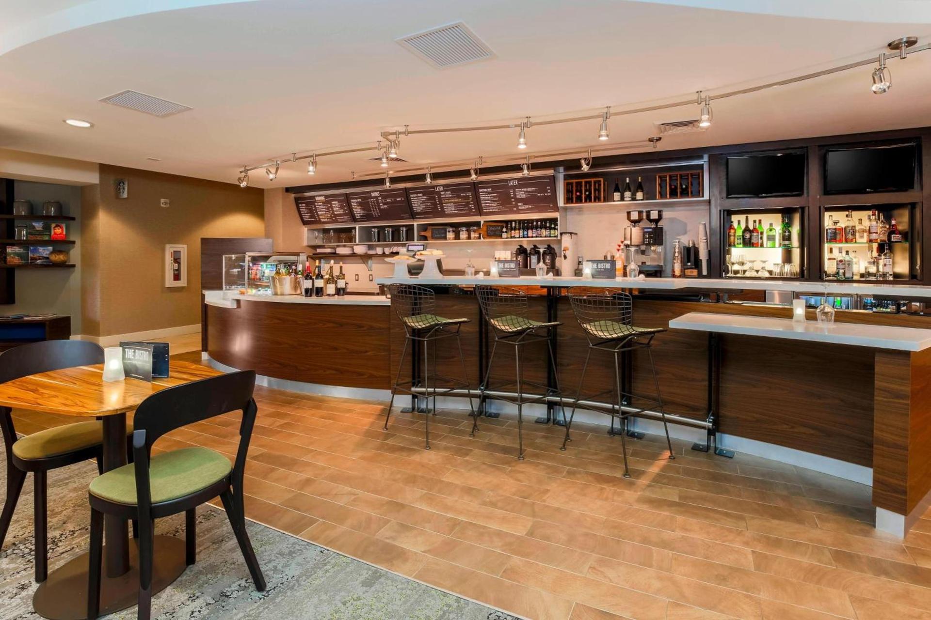 Courtyard by Marriott Potomac Mills Woodbridge photo 35