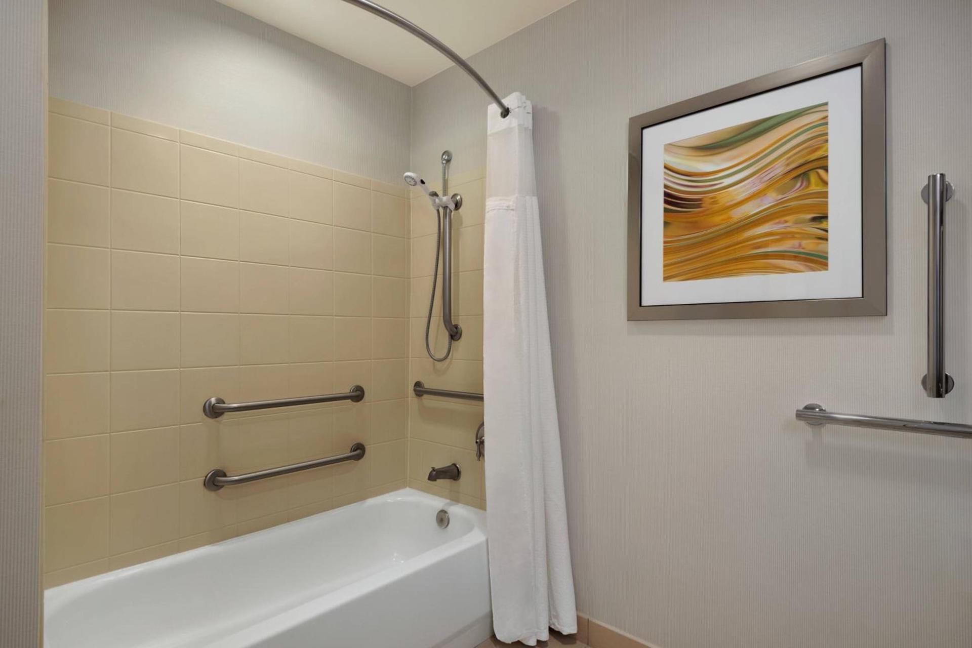 Courtyard by Marriott Potomac Mills Woodbridge photo 20