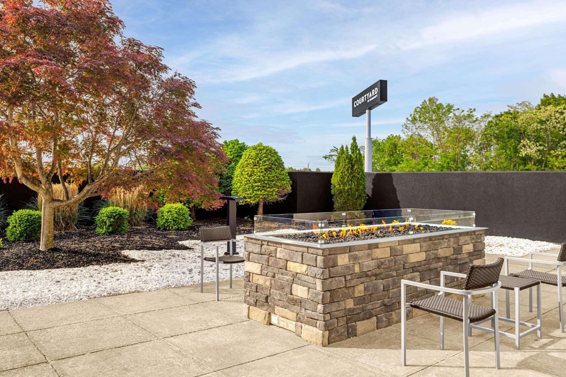 Courtyard Paducah West photo 8