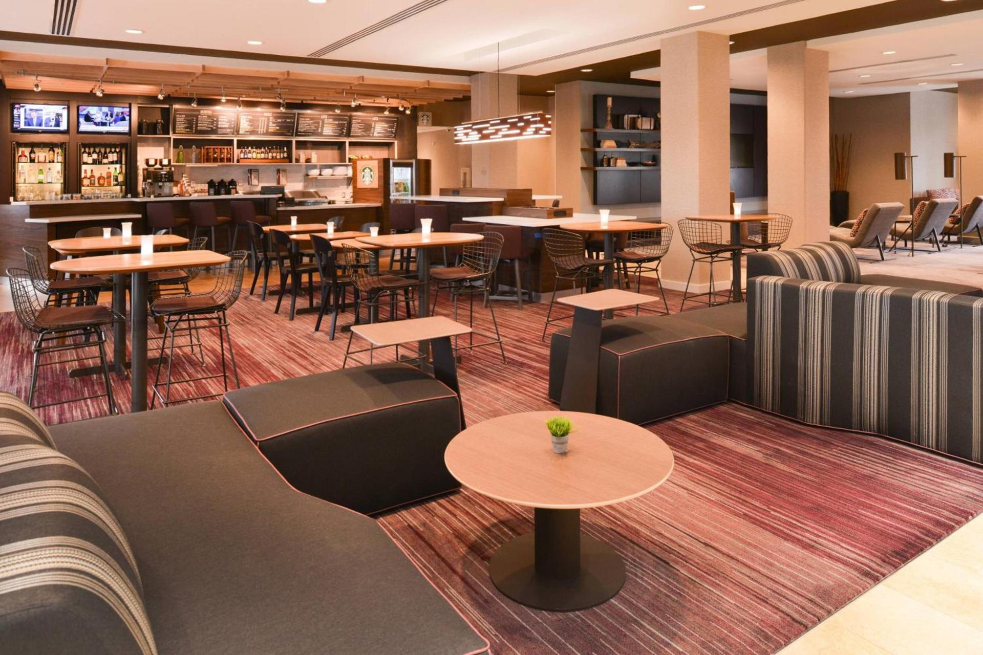 Courtyard by Marriott Toledo North photo 28