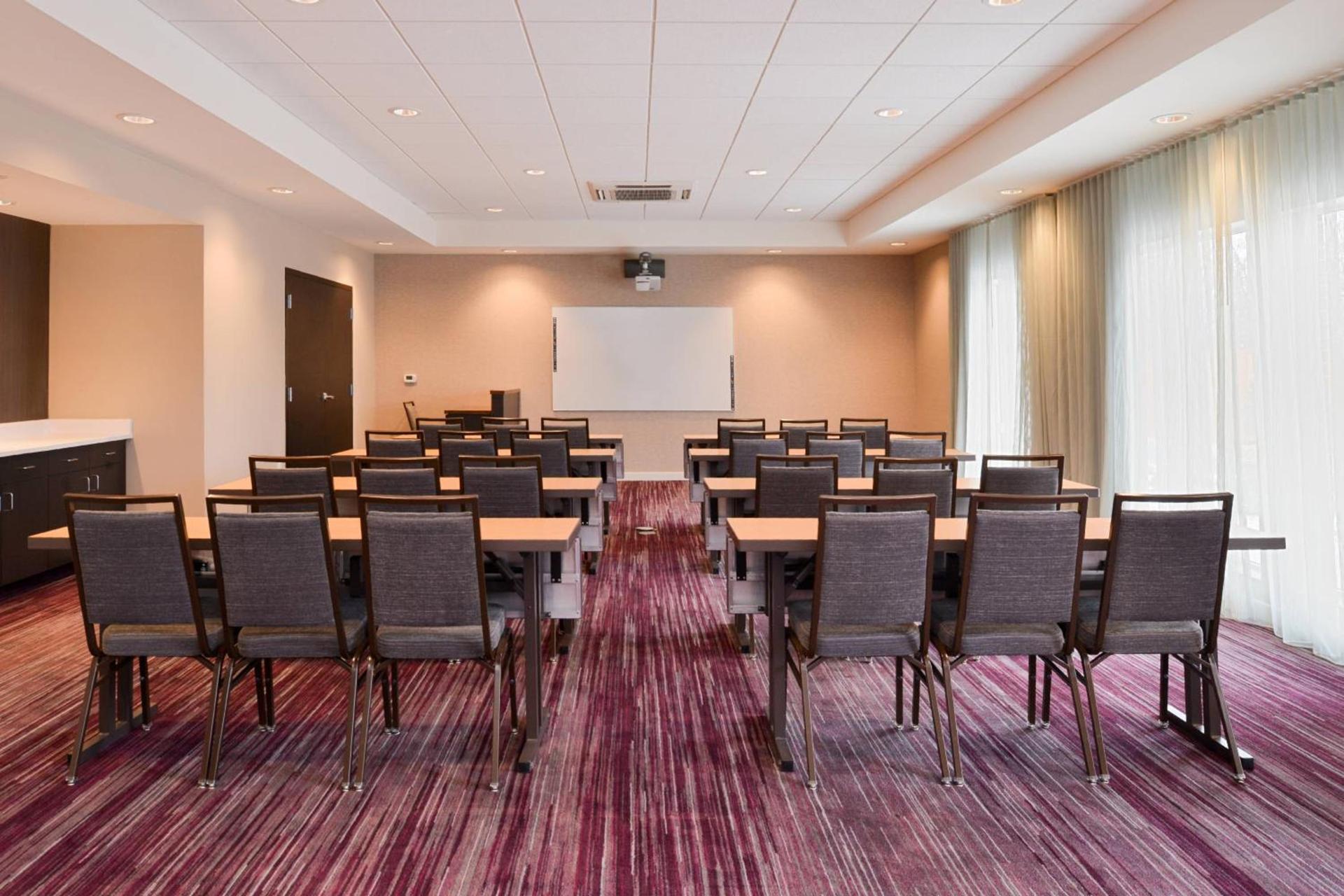 Courtyard by Marriott Toledo North photo 24