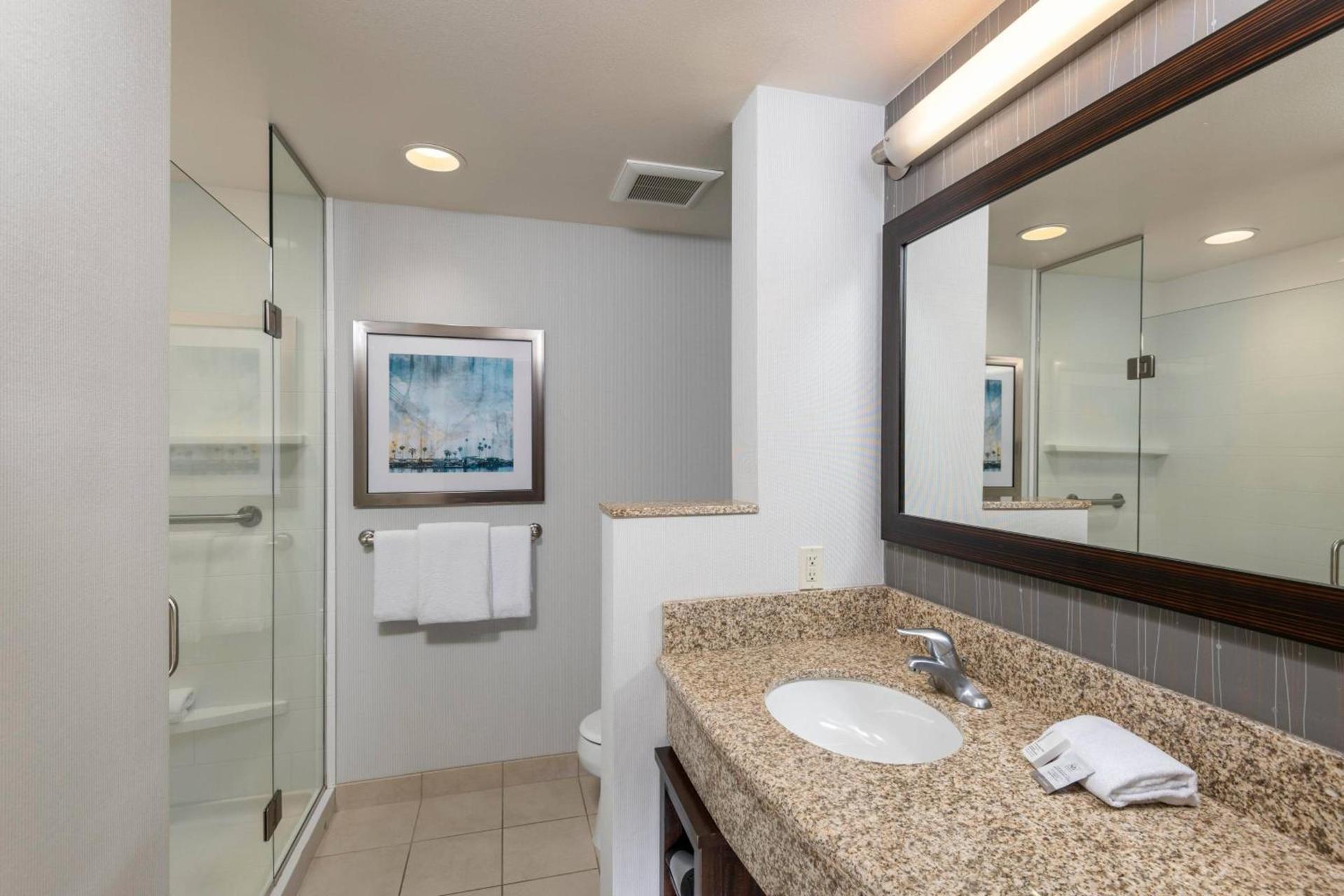 Courtyard by Marriott San Diego Oceanside photo 8