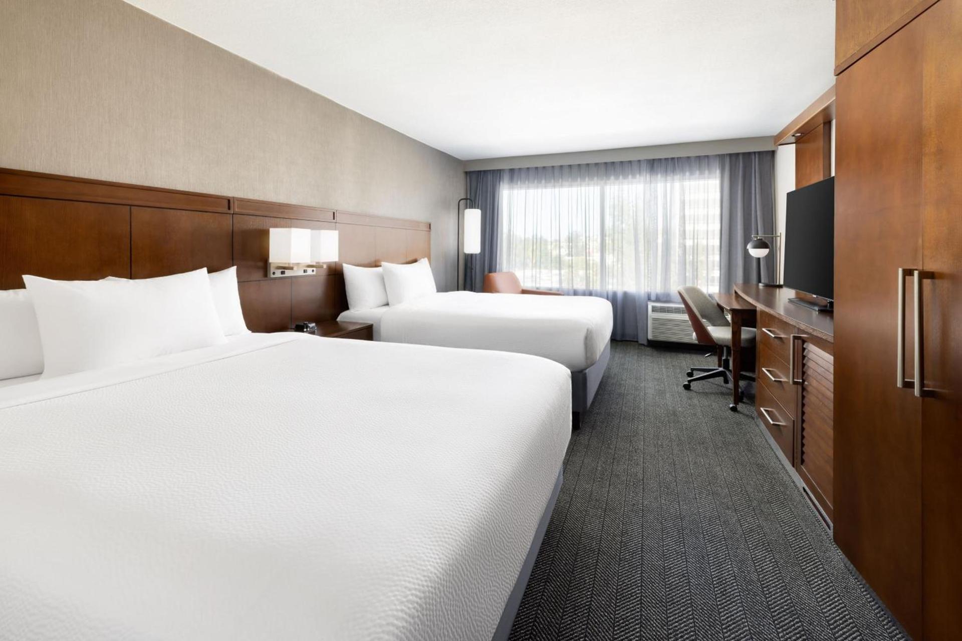 Courtyard by Marriott Los Angeles Woodland Hills photo 42