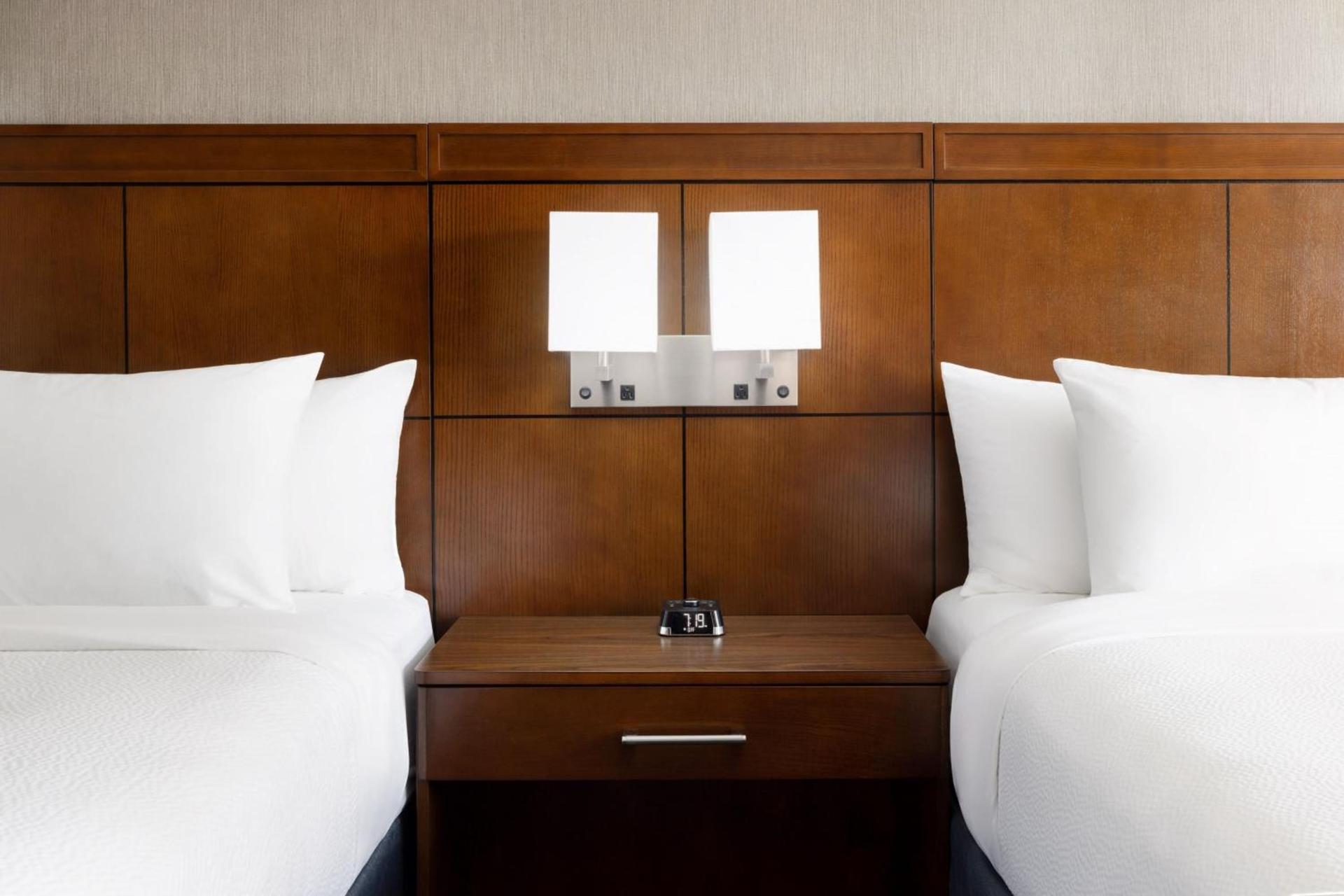 Courtyard by Marriott Los Angeles Woodland Hills photo 32