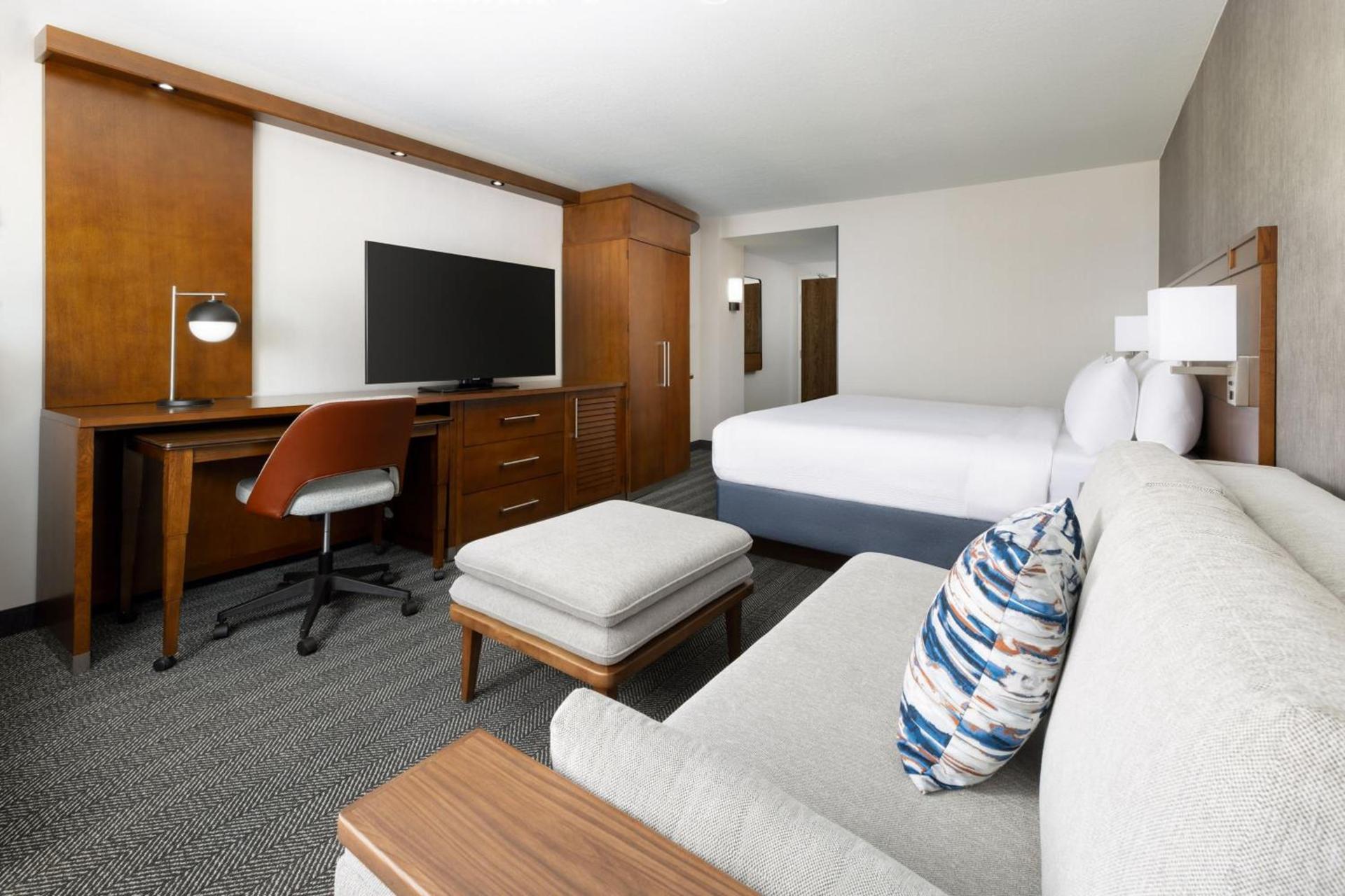 Courtyard by Marriott Los Angeles Woodland Hills photo 28