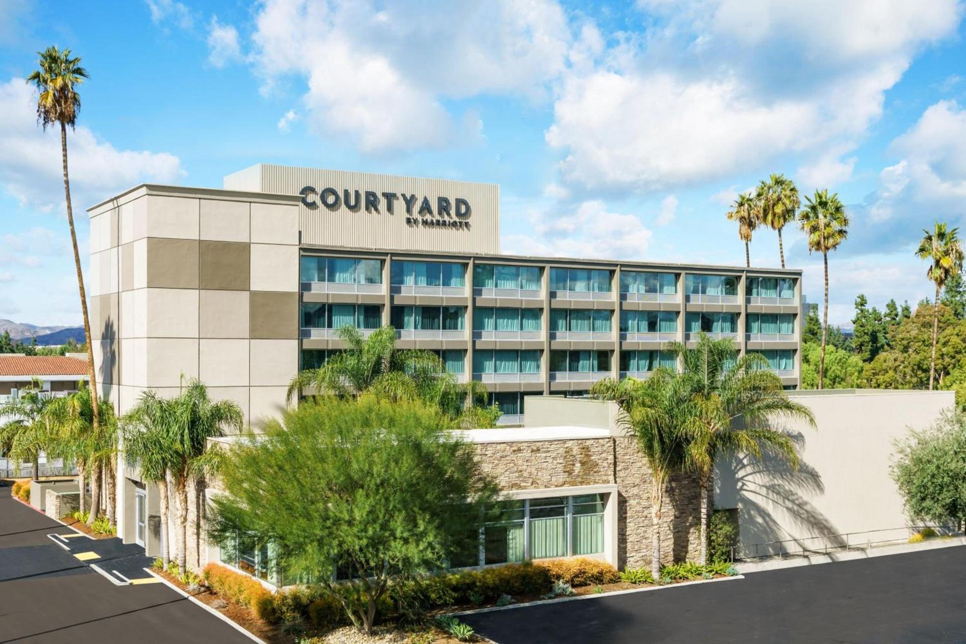 Courtyard by Marriott Los Angeles Woodland Hills — hotel in Woodland Hills
