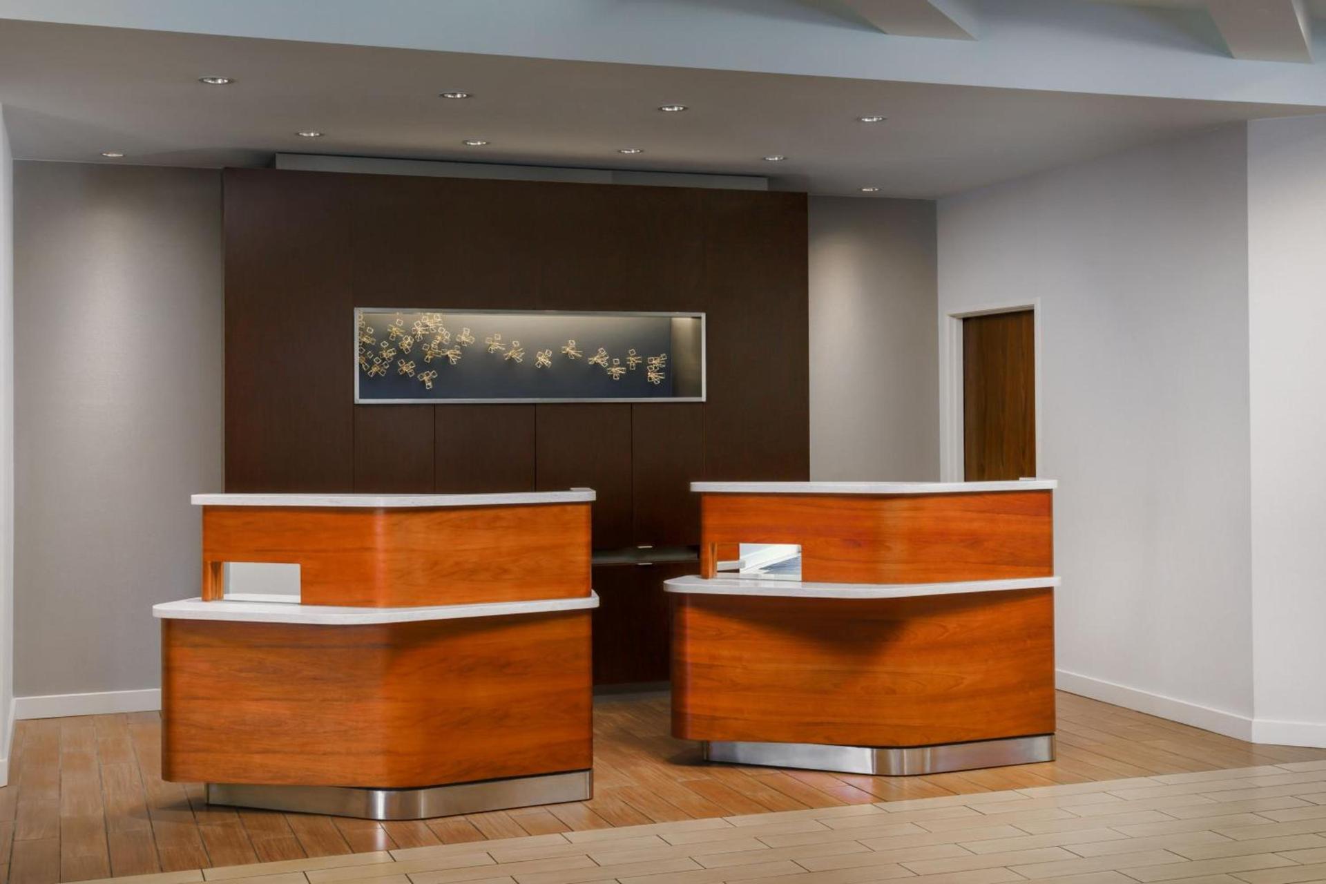 Courtyard by Marriott Los Angeles Woodland Hills photo 4