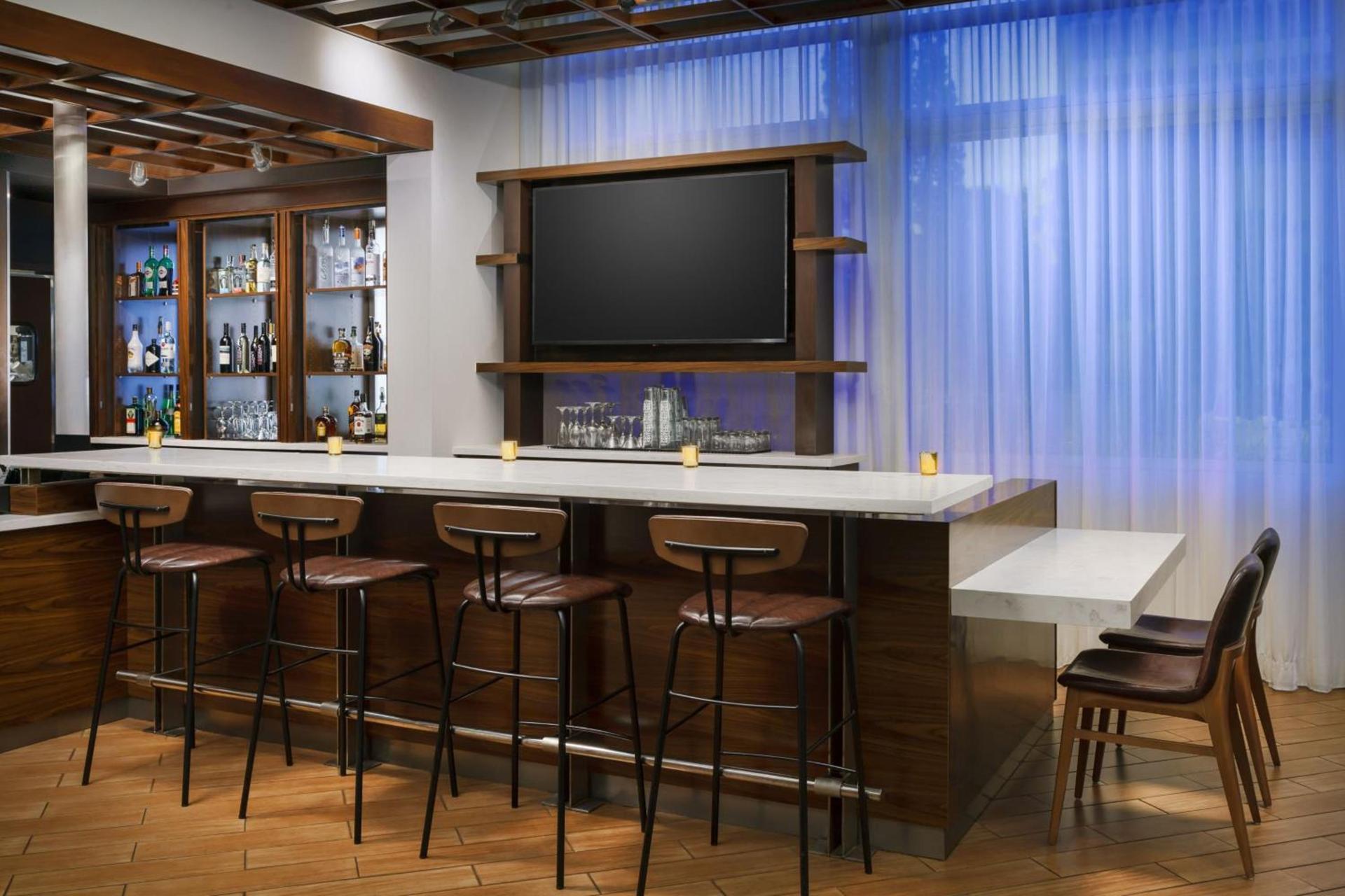 Courtyard by Marriott Los Angeles Woodland Hills photo 6