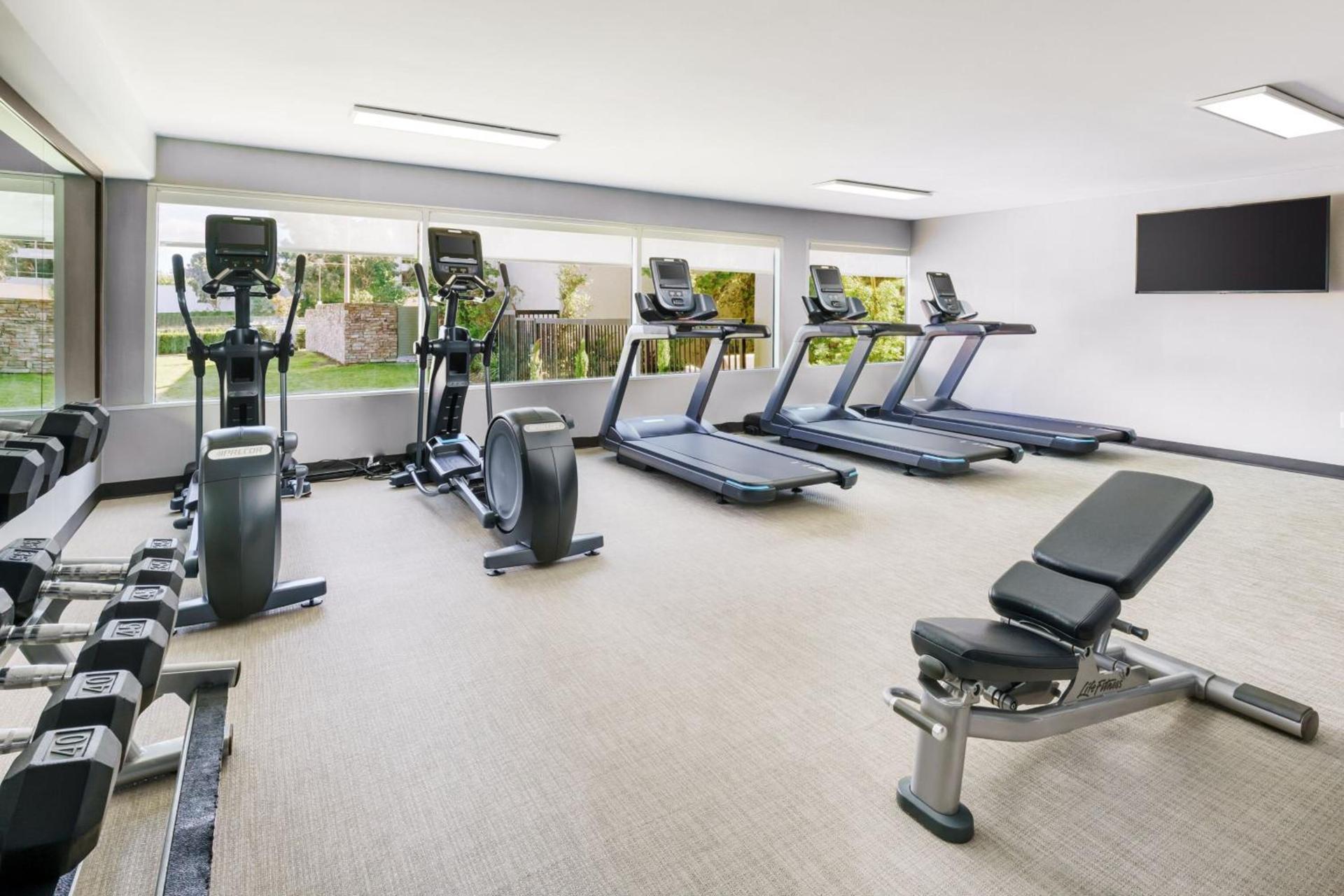 Courtyard by Marriott Los Angeles Woodland Hills photo 17